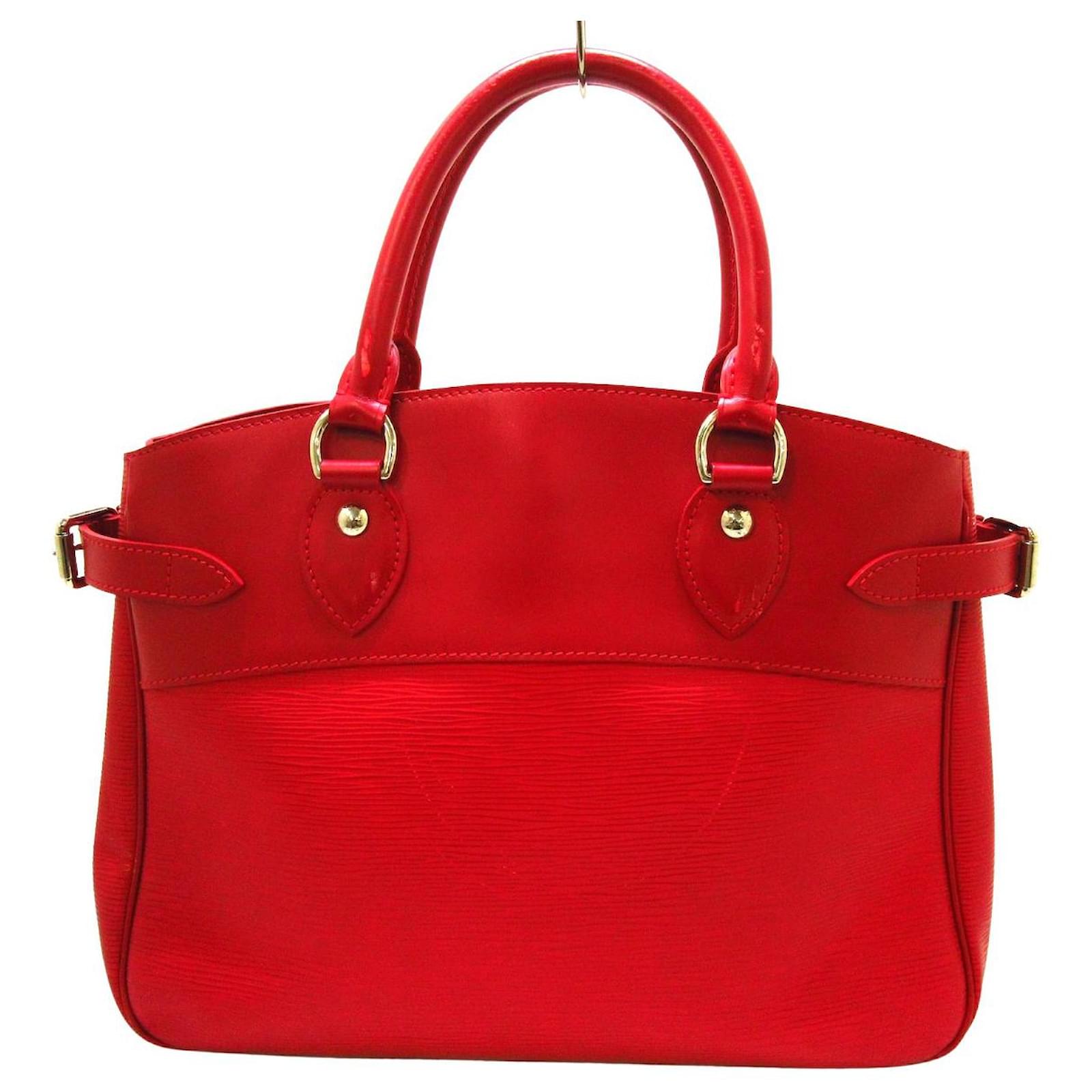 Louis Vuitton Passy Red Leather ref.396445 - Joli Closet