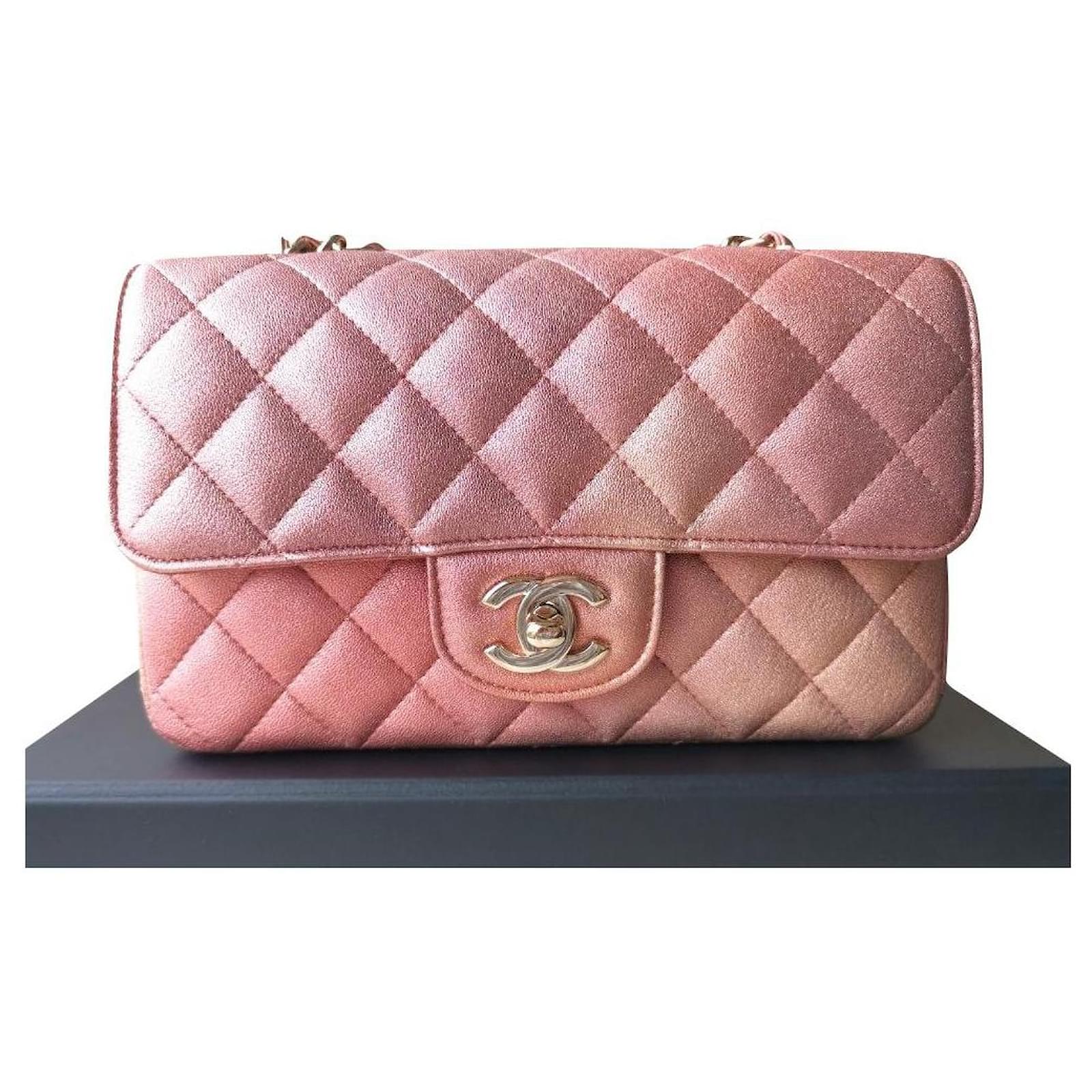 Timeless RARE Chanel Pink iridescent ombre classic mini flap bag Leather  ref.398327 - Joli Closet
