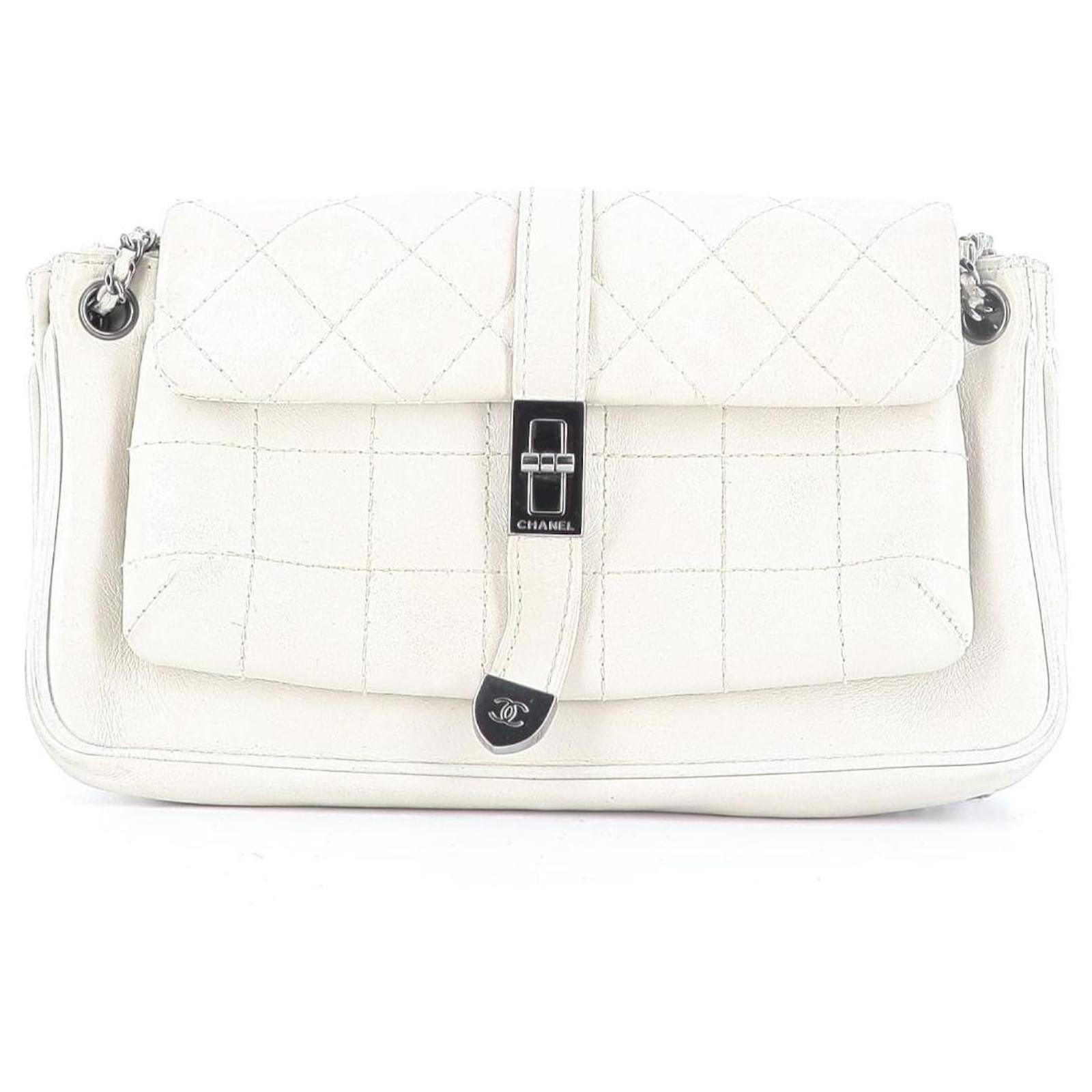 Chanel White bag Leather ref.398338 - Joli Closet