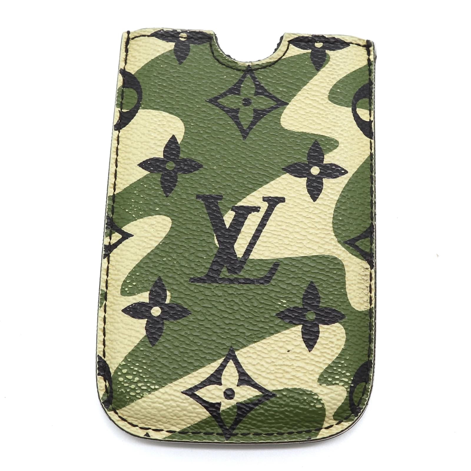 Louis Vuitton Green Monogramouflage Camouflage Phone Case Multiple colors  Leather ref.399050 - Joli Closet