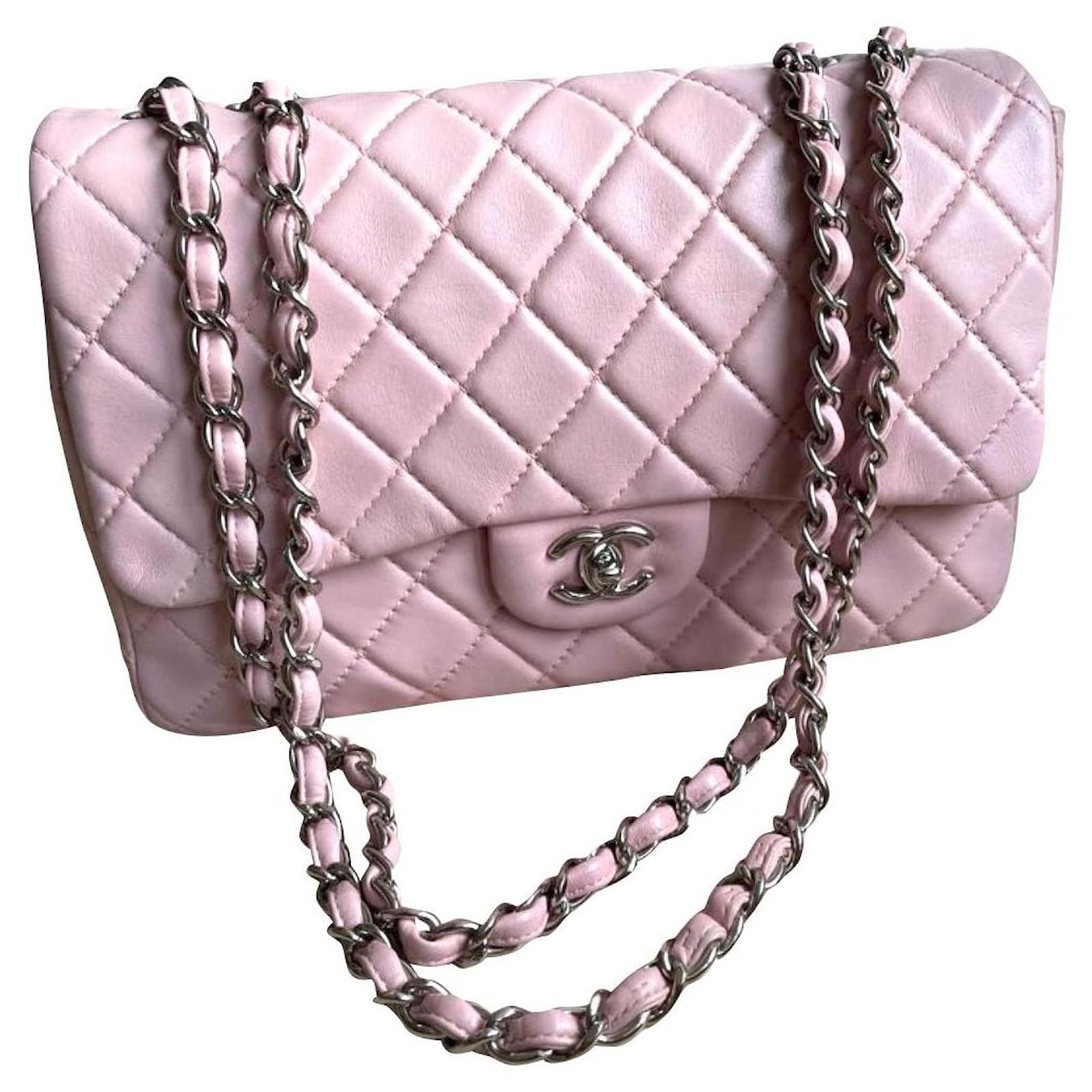 Timeless Chanel Jumbo baby pink classic flap bag Leather ref.399160 - Joli  Closet