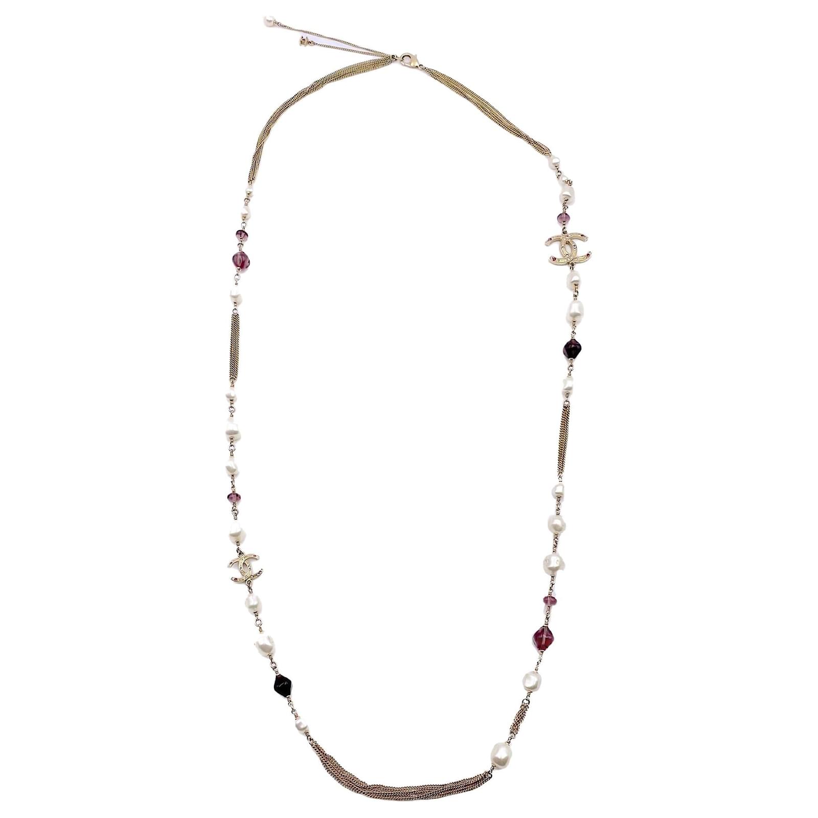 Chanel sautoir (Necklace) in white faux pearls, crystals and Gripoix purple  glass beads with crystals Golden Metallic ref.399209 - Joli Closet