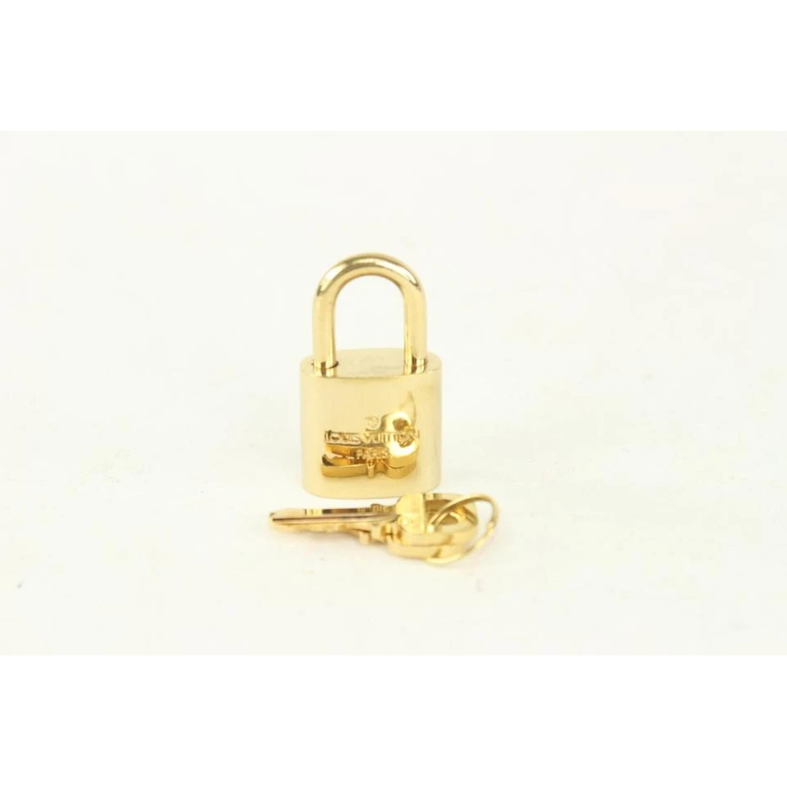 Louis Vuitton Lock and Key Set Cadena Padlock Charm ref.399368