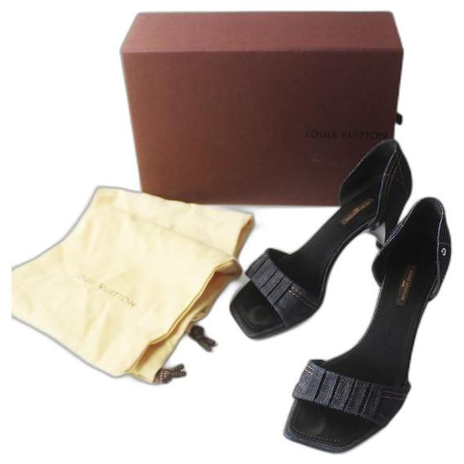 Used] Louis Vuitton Denim Pumps 36 1/2 /// Indigo Shoes Shoes Heels Blue  Cloth ref.399714 - Joli Closet