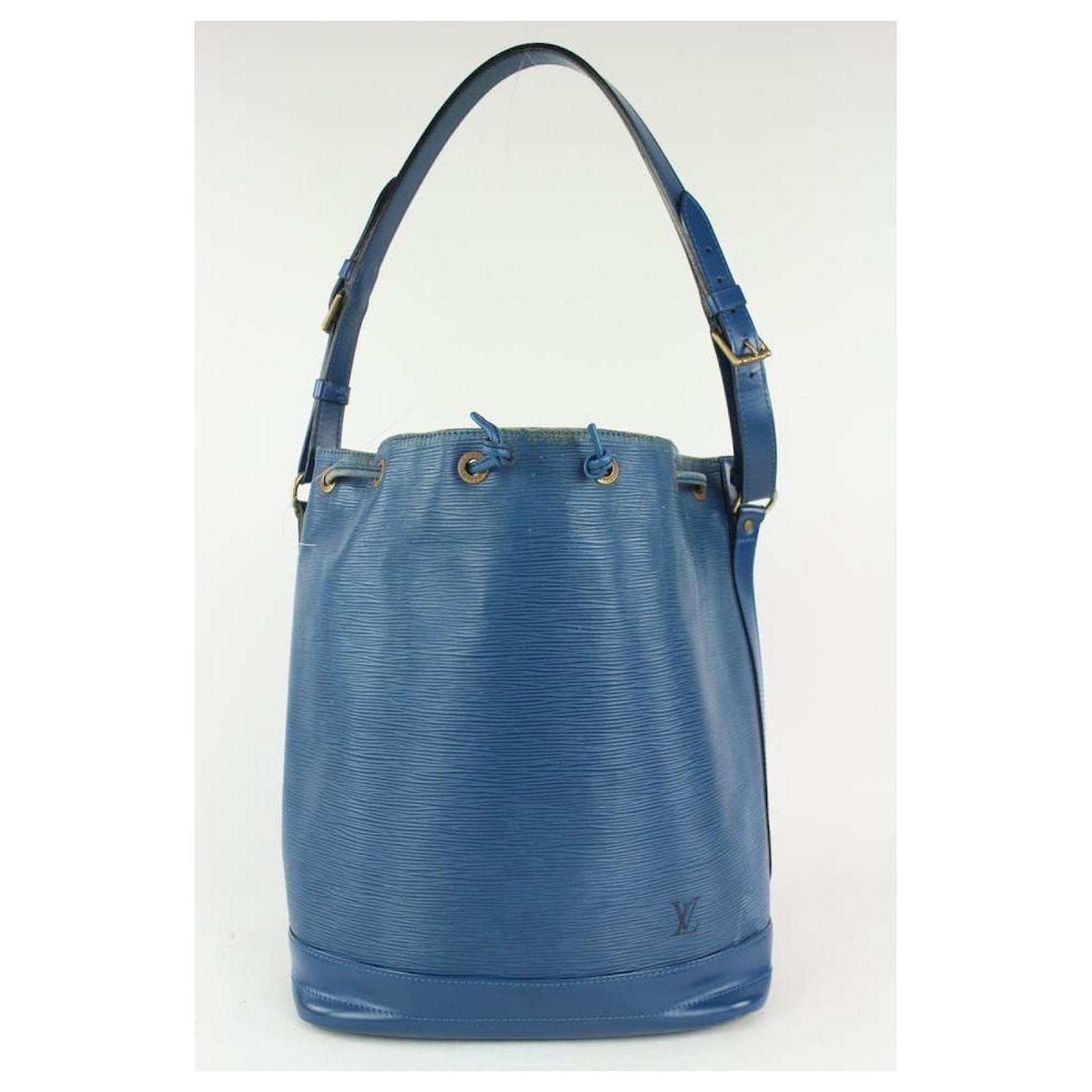 Louis Vuitton Blue Epi Leather Drawstring Bucket Noe 1lvn1025 ref ...