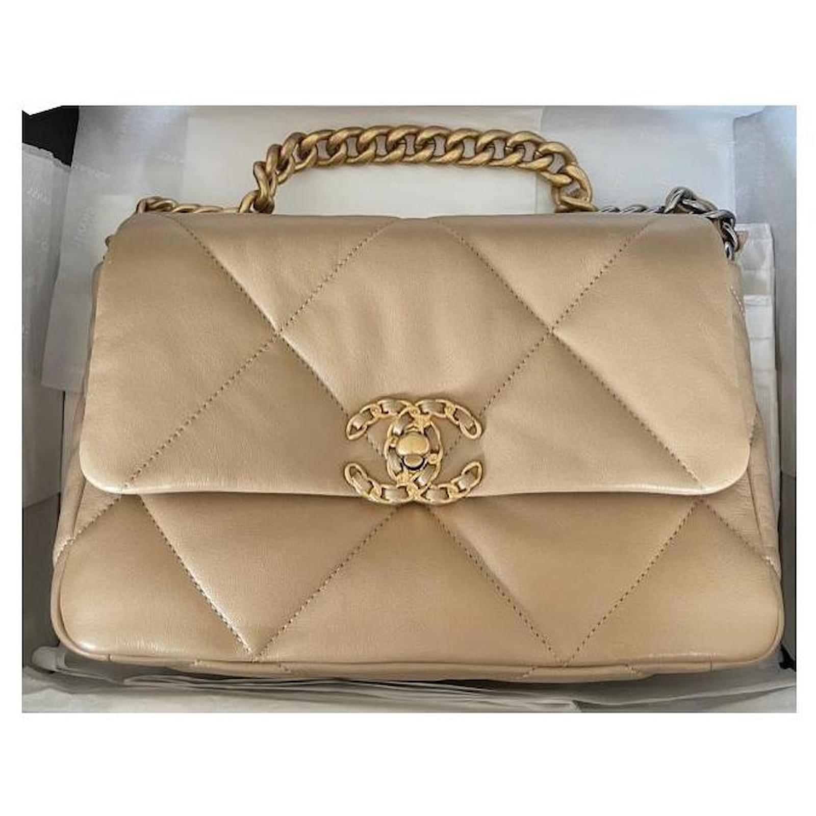 Chanel Handbags Beige Leather ref.53094 - Joli Closet