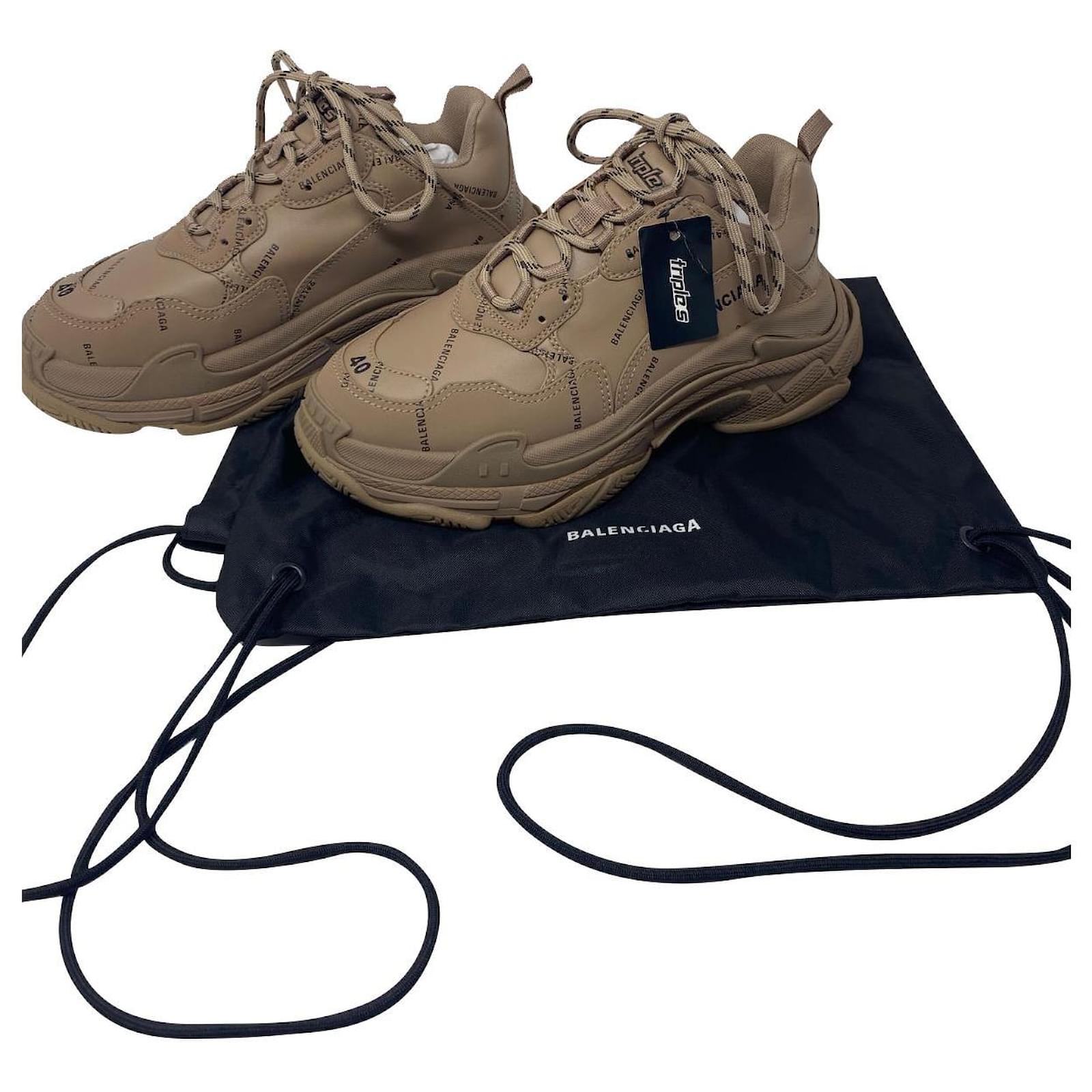 Triple S Uomo | Sneakers Triple S da Uomo in Verde VERDE | Balenciaga »  AMAIDDABORDONARO