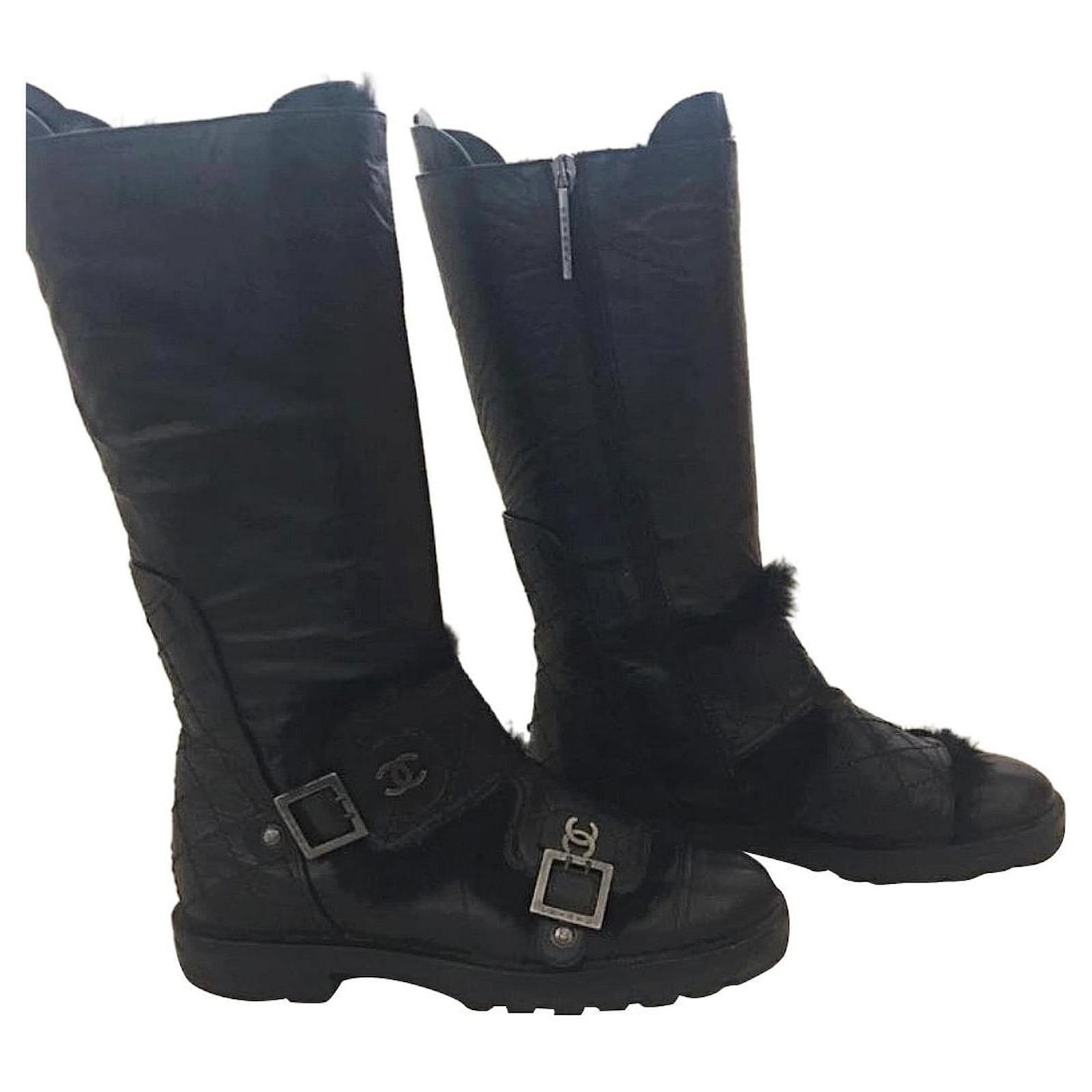 Chanel black leather fur trim boots EU37 ref.406870 - Joli Closet