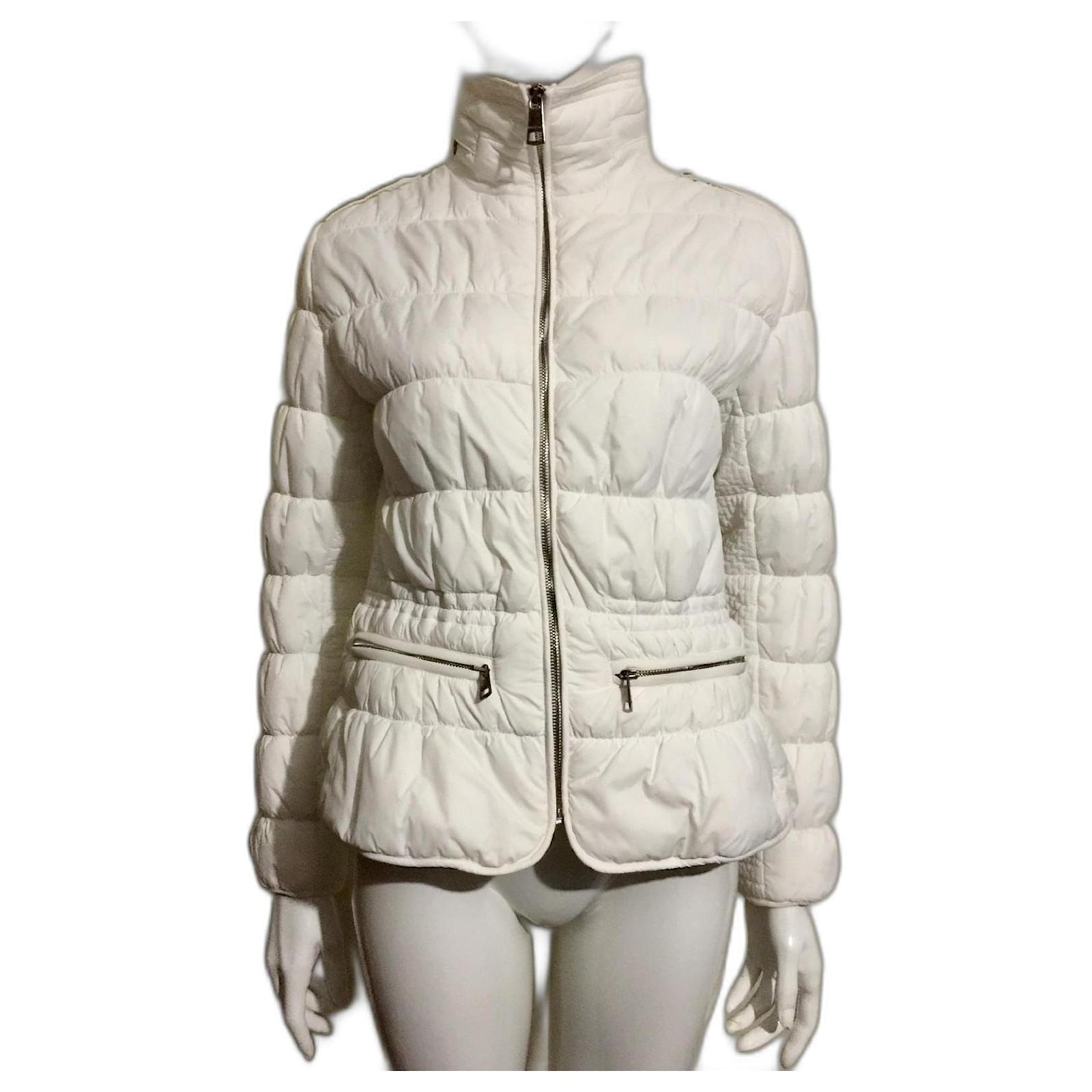 Burberry Brit Chaqueta acolchada blanca Brit de Burberry Blanco Nylon   - Joli Closet