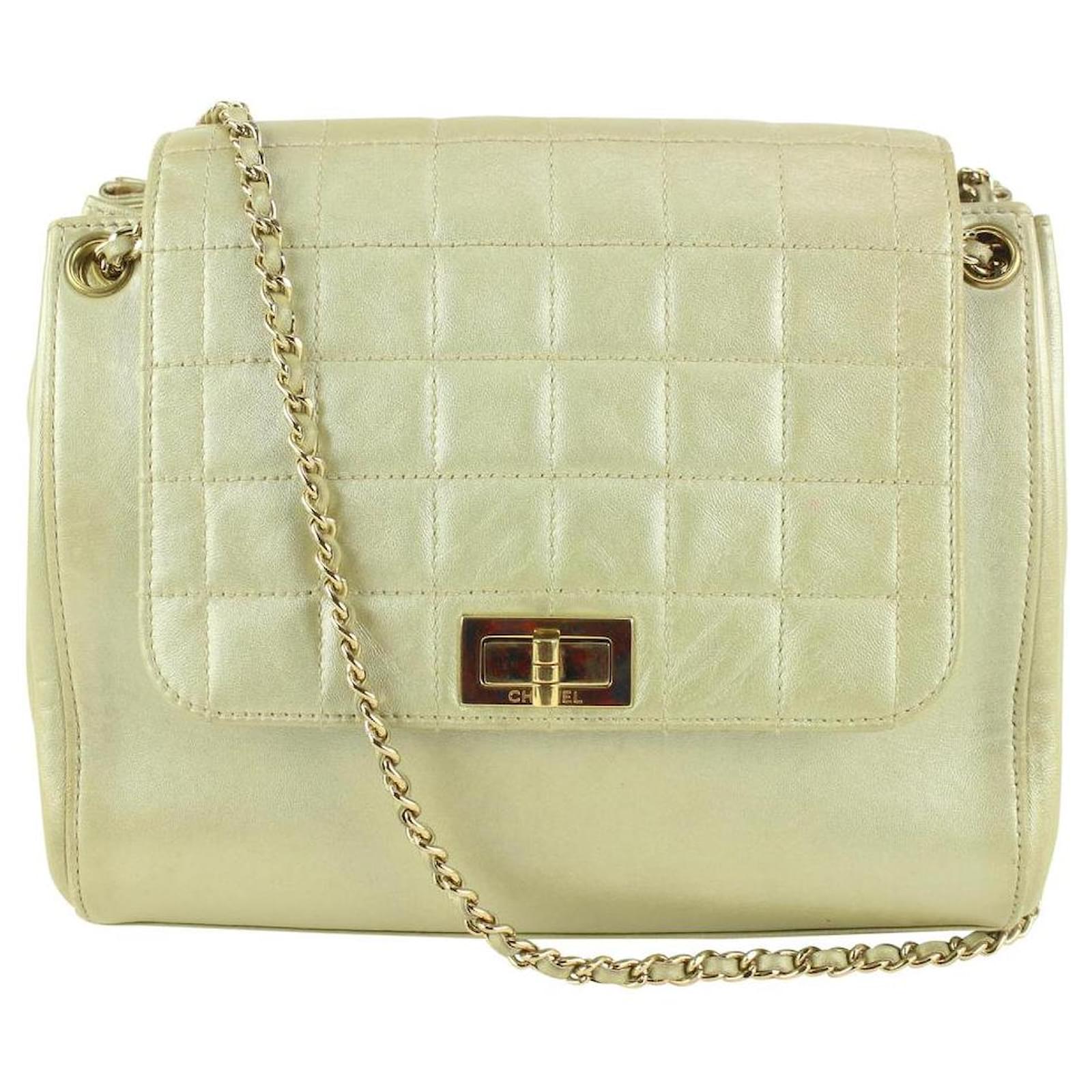 Chanel Iridescent Mother of Pearl Chocolate Bar Accordion Flap Bag Leather  ref.409329 - Joli Closet