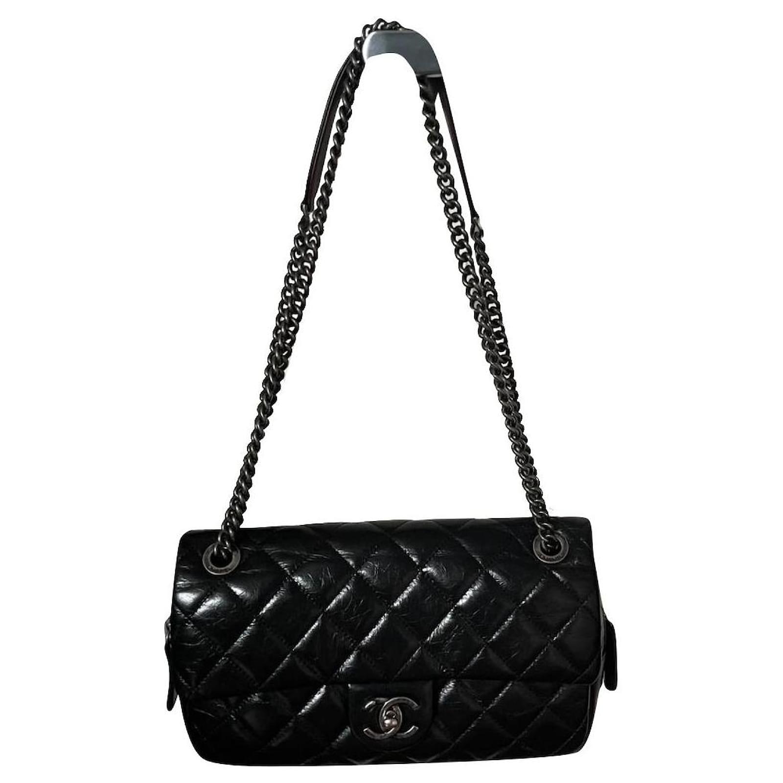 Timeless Chanel medium flat bag, seasonal Black Leather ref.418592