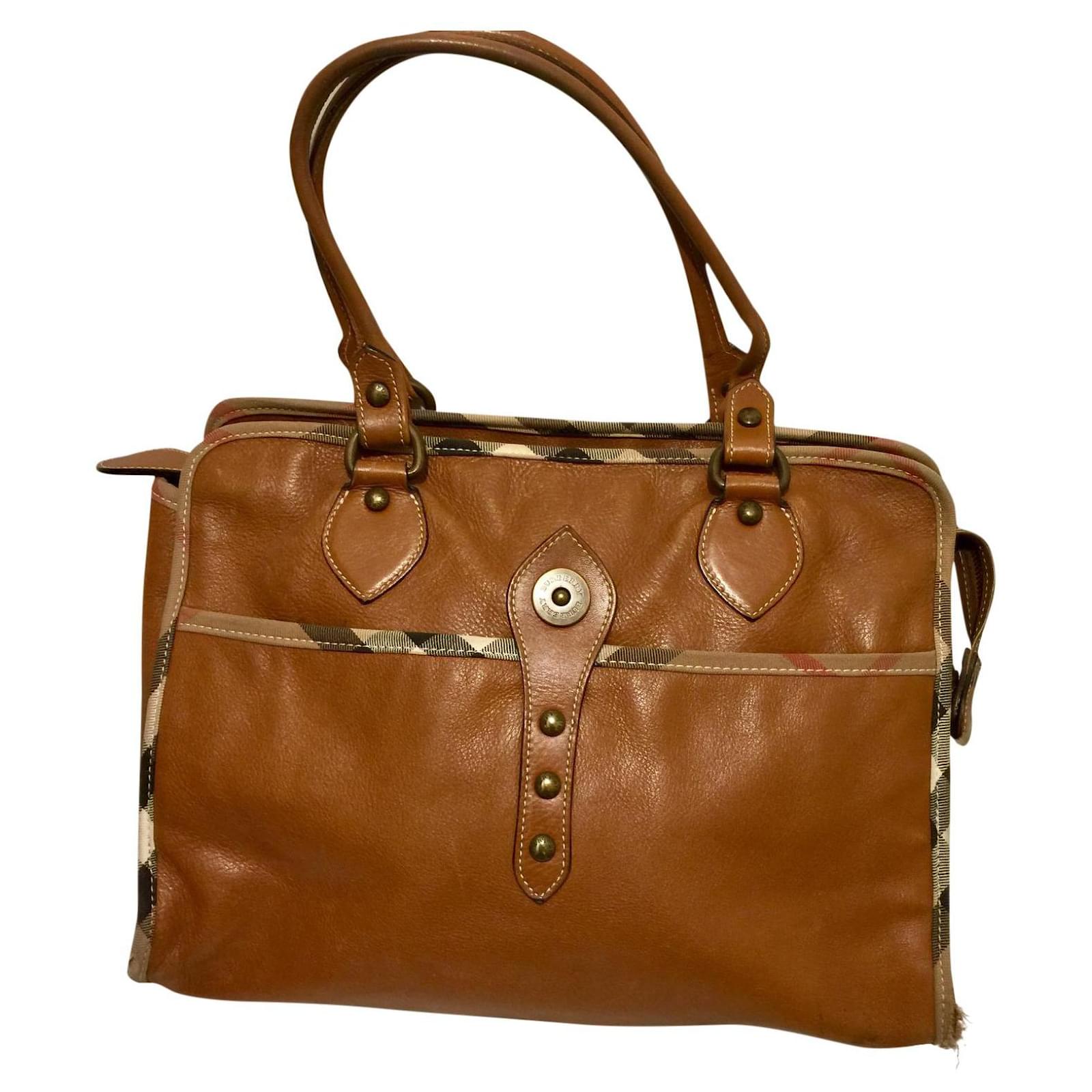 Burberry shoulder bag / pochette Brown Chestnut Leather ref.534640 - Joli  Closet