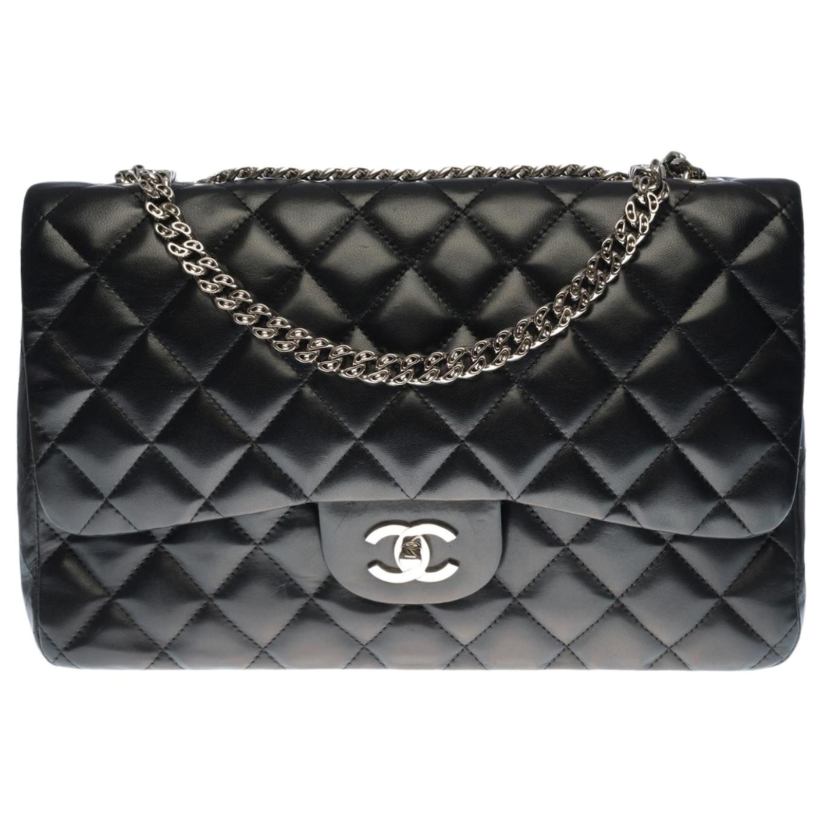 Rare & Exceptional Chanel Timeless Jumbo Flap bag from the Bijoux  collection in black quilted lambskin, Garniture en métal argenté