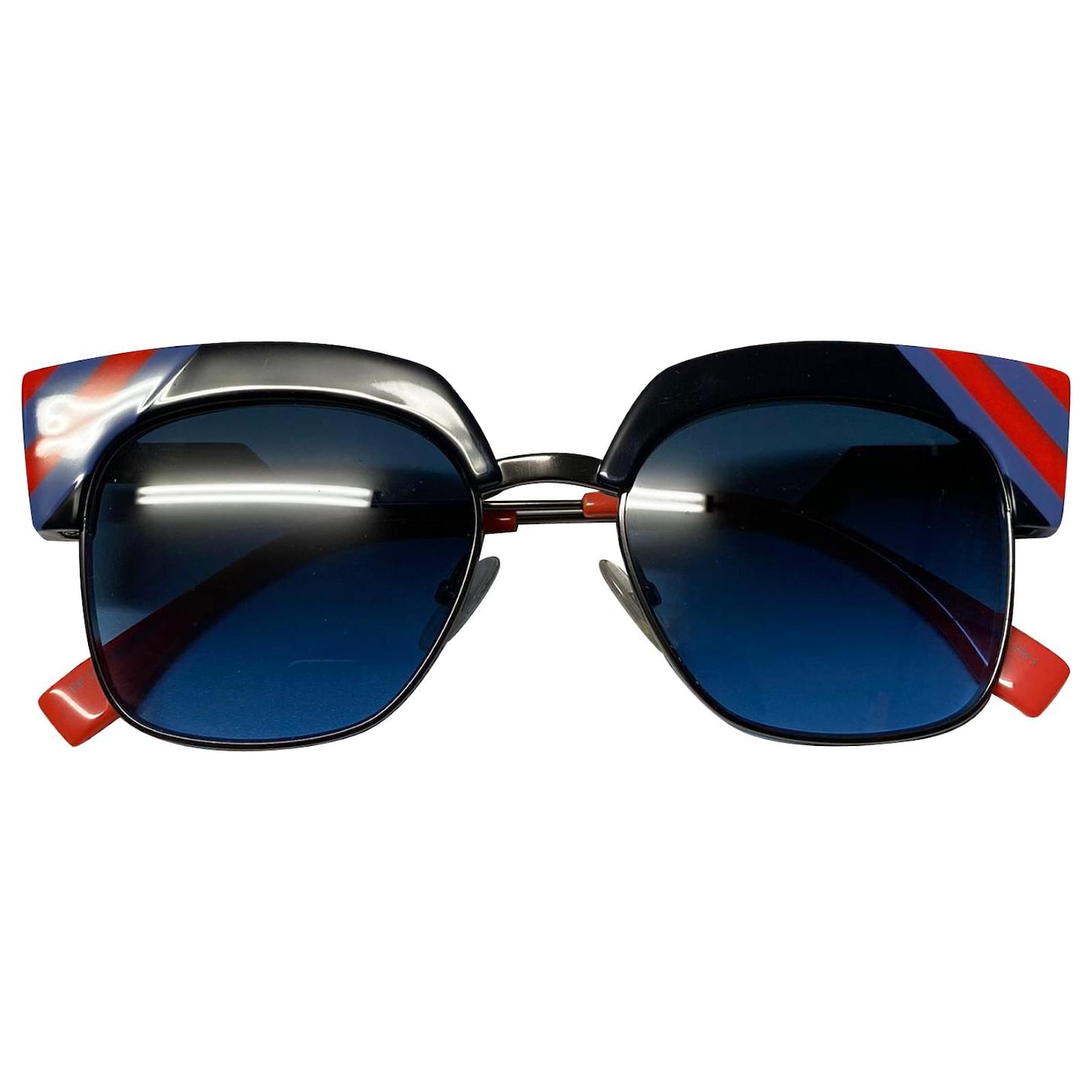 Fendi Wave Transparent Gradient Cat Eye Sunglasses in Blue Acrylic  ref.417602 - Joli Closet