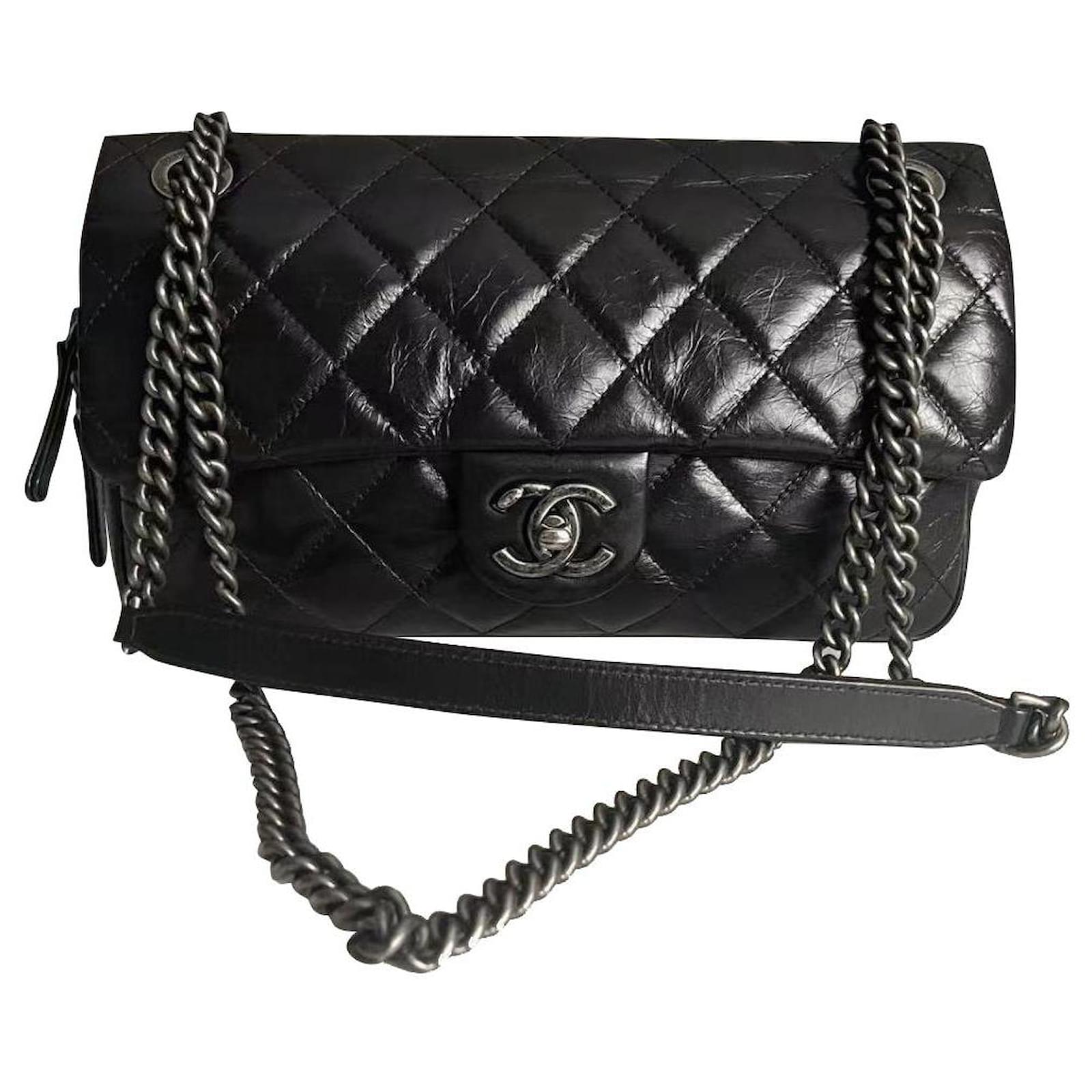 Timeless Chanel medium flat bag, seasonal Black Leather ref.418592 - Joli  Closet