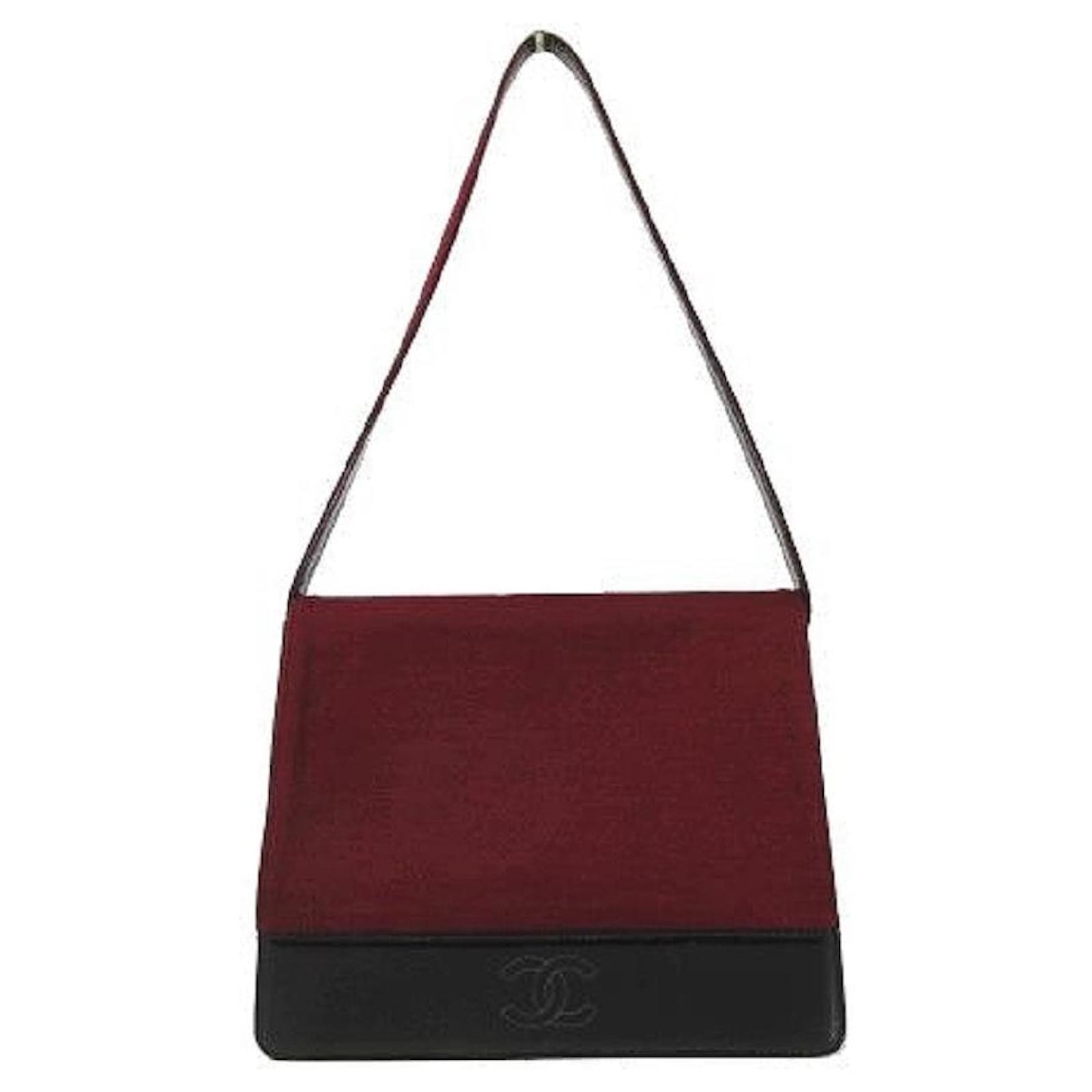 Used] Chanel CHANEL Vintage Vintage Bag Coco Mark Semi-shoulder Bag One  Shoulder Shoulder Flap Messenger Bicolor Old Bordeaux x Black Red Leather  ref.419037 - Joli Closet