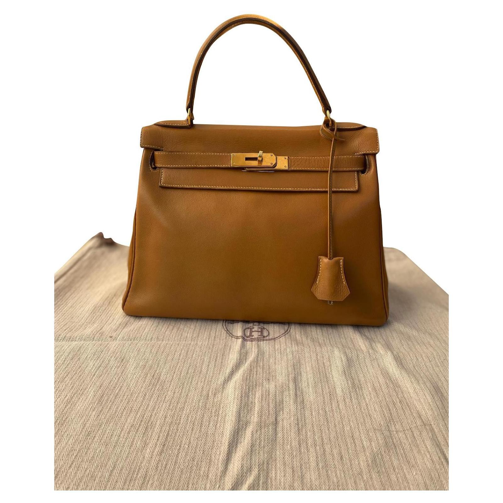 kelly 32 gold