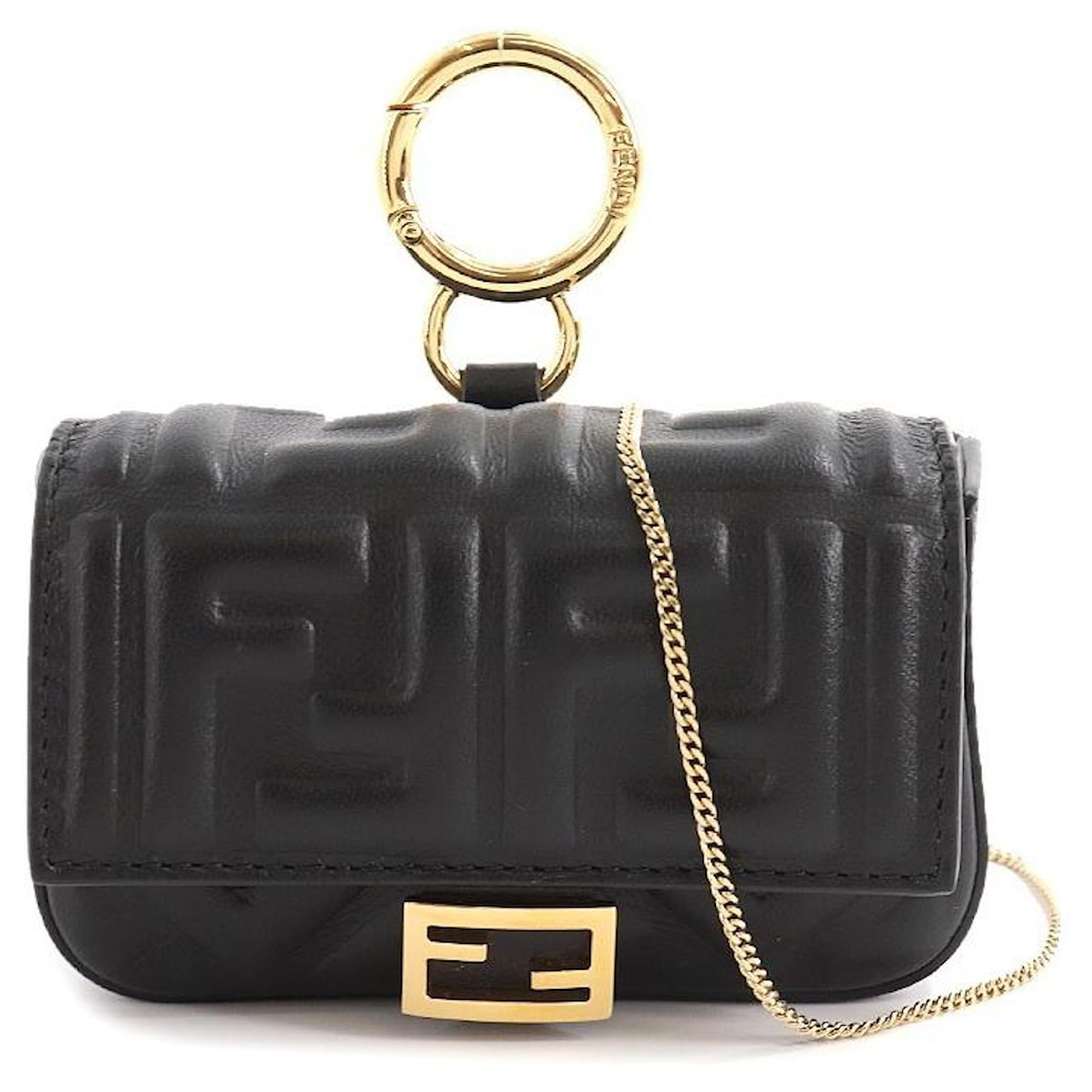 fendi bolsa bug charm