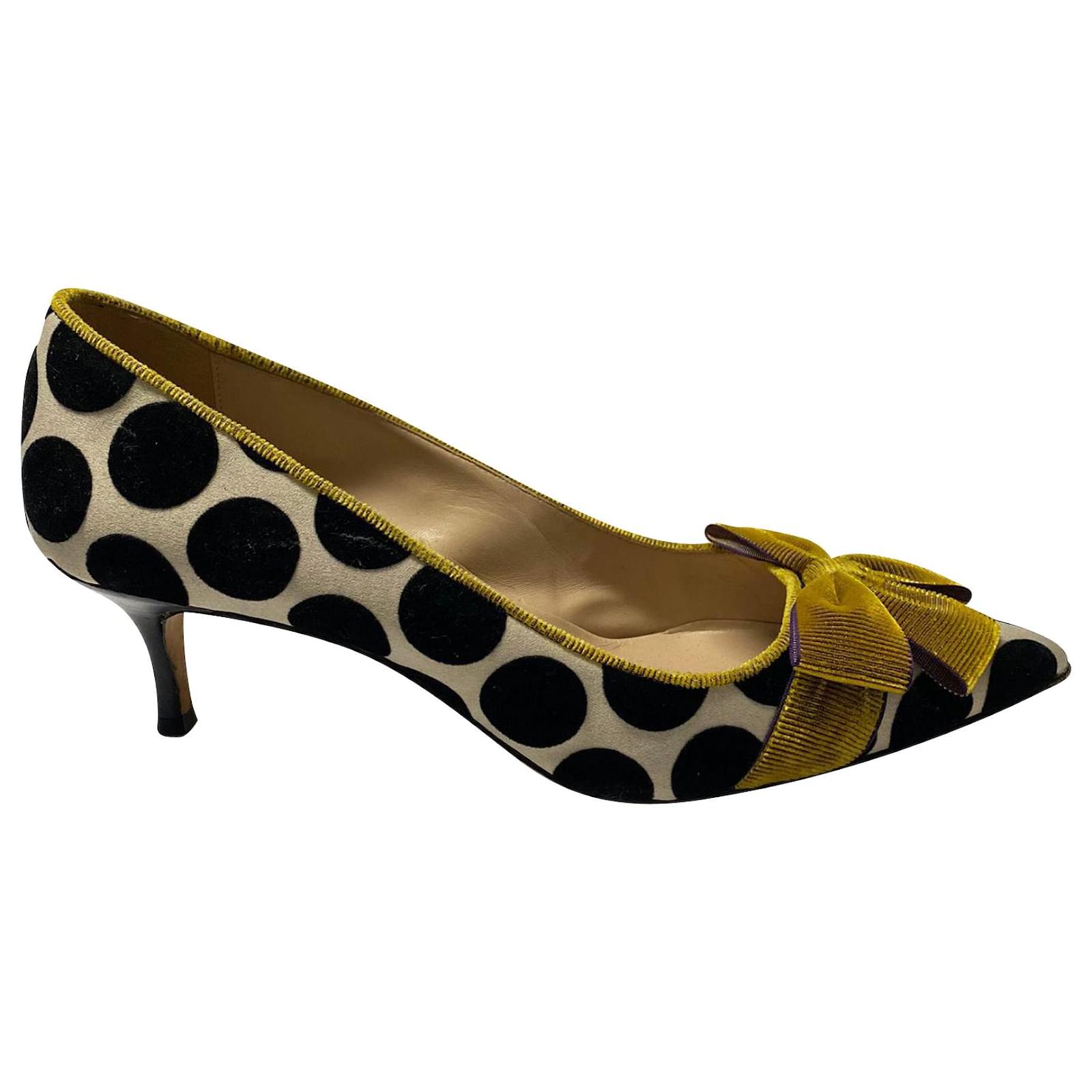 black polka dot pumps