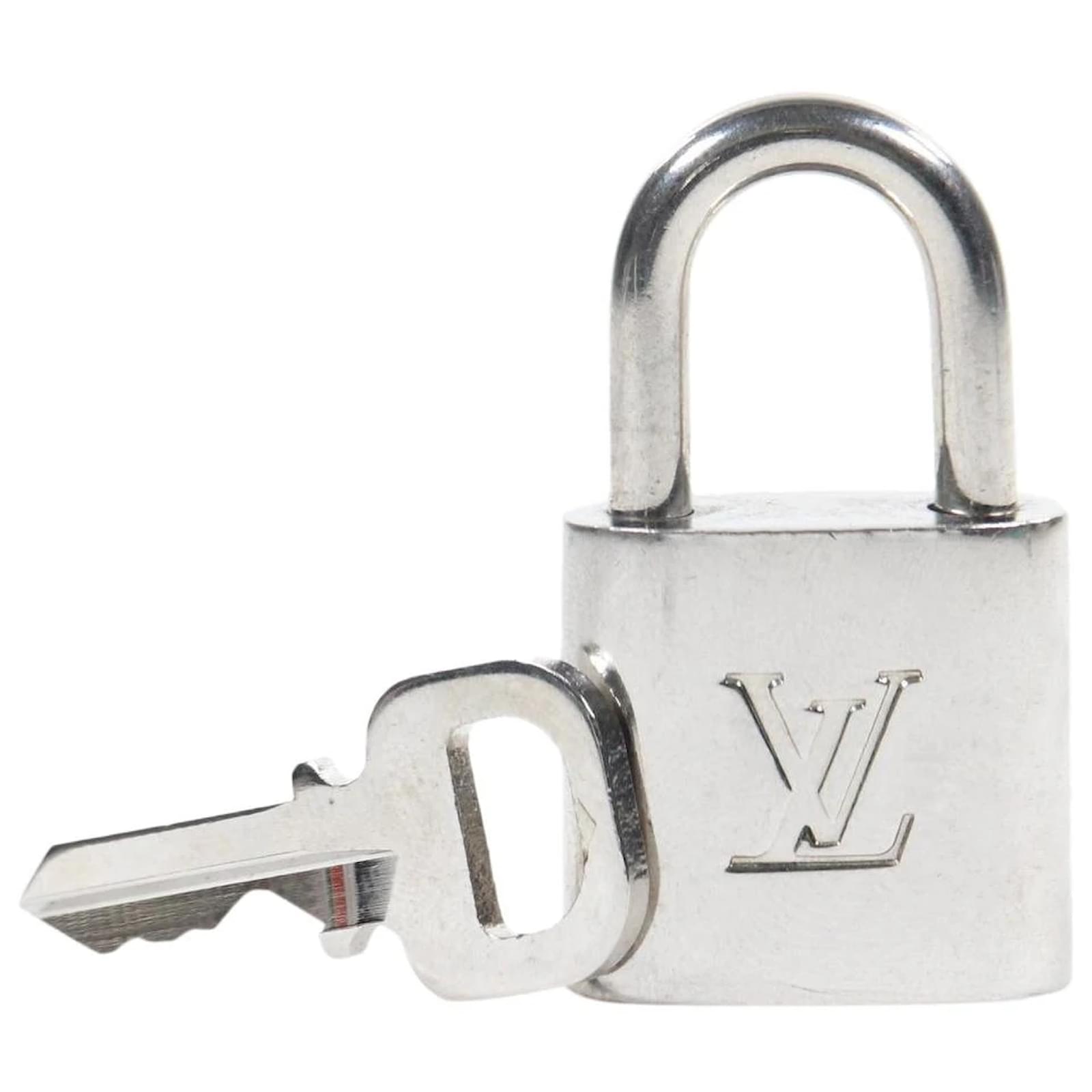 Louis Vuitton Silver Padlock and Key Bag Charm Lock 8LV1104 ref