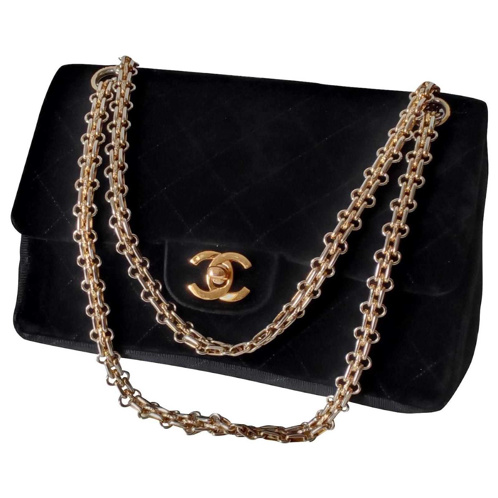 Chanel Vintage Classique bag in black velvet