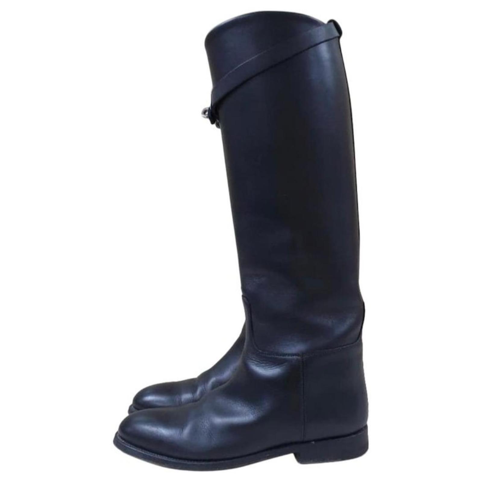 Selles sur-mesure, d'occasions et équipement du cheval - CWD Sellier