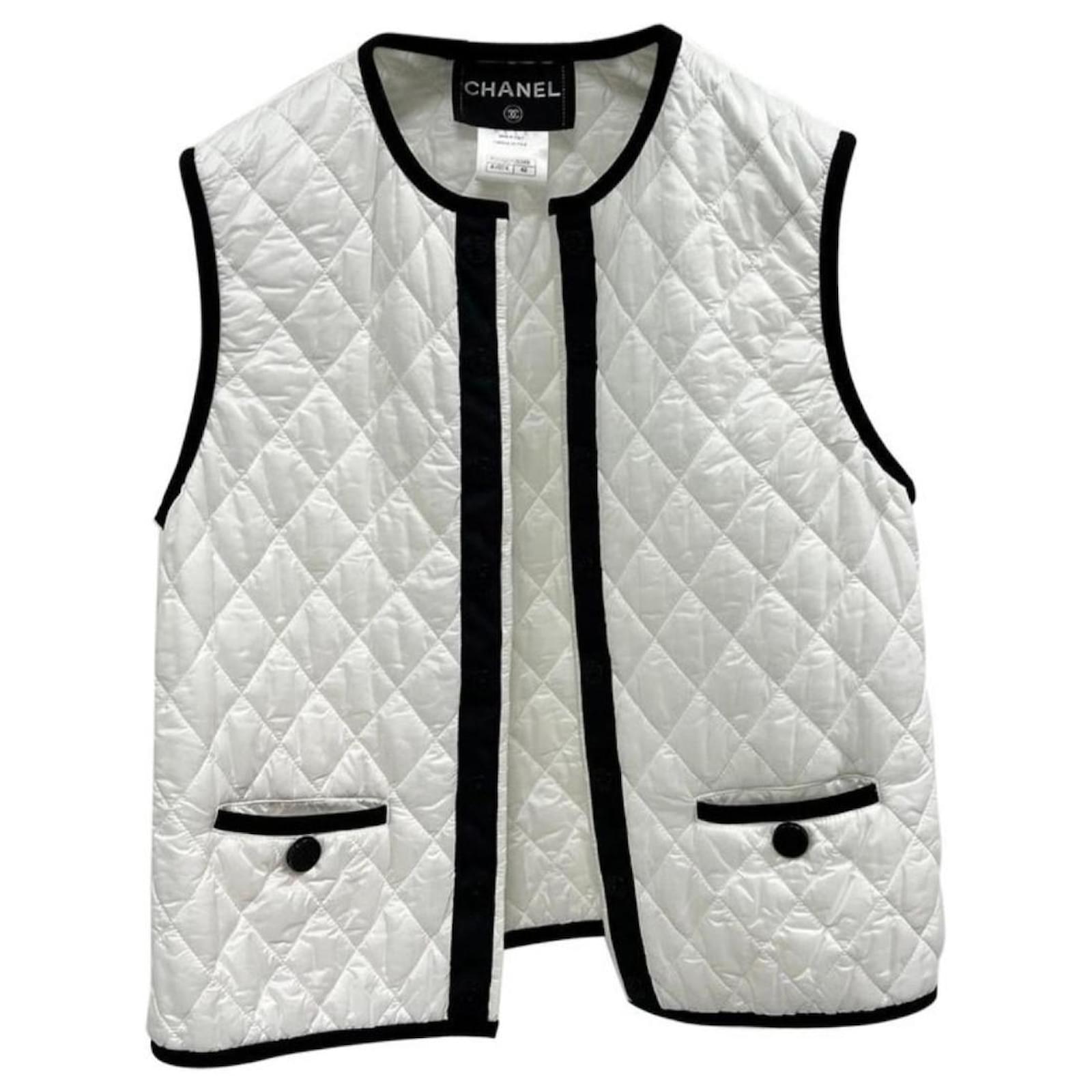 Chanel White Black Quilted Sleevless Vest Jacket Polyamide ref