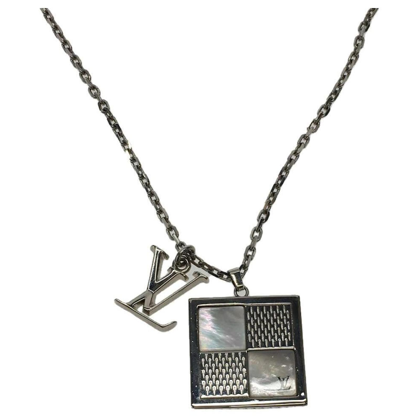 Collana LOUIS VUITTON / SLV / M69513 / Collier Dandy LV / DI0250 Argento  ref.430313 - Joli Closet