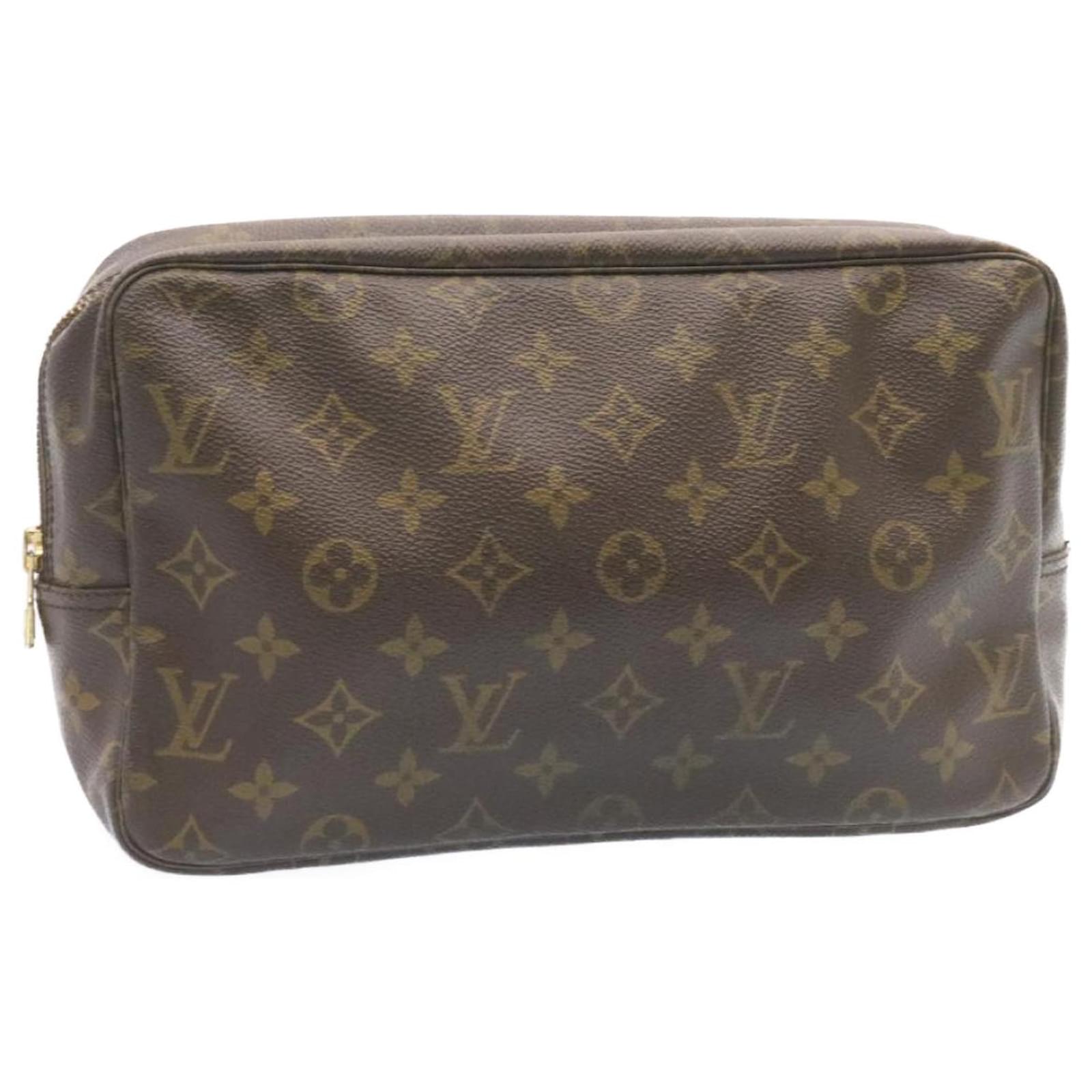 Louis Vuitton Monogram Trousse Toilette 28 Pochette M47522 LV Aut 26174  Tela ref.431567 - Joli Closet
