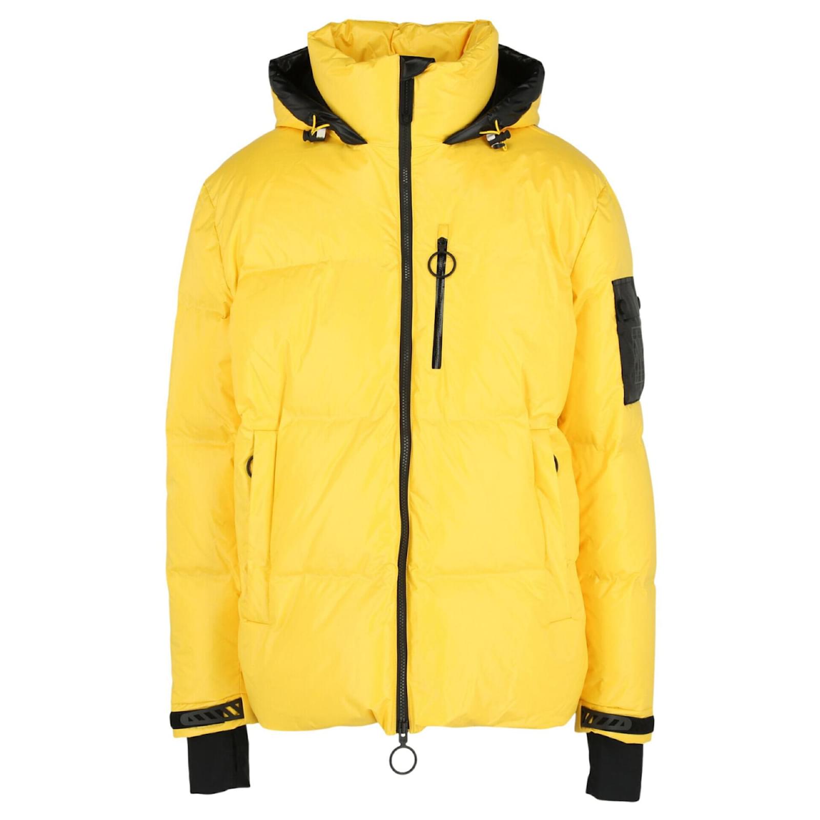 Off White Two-Toned Ski Jacket Yellow Polyester ref.433501 - Joli Closet