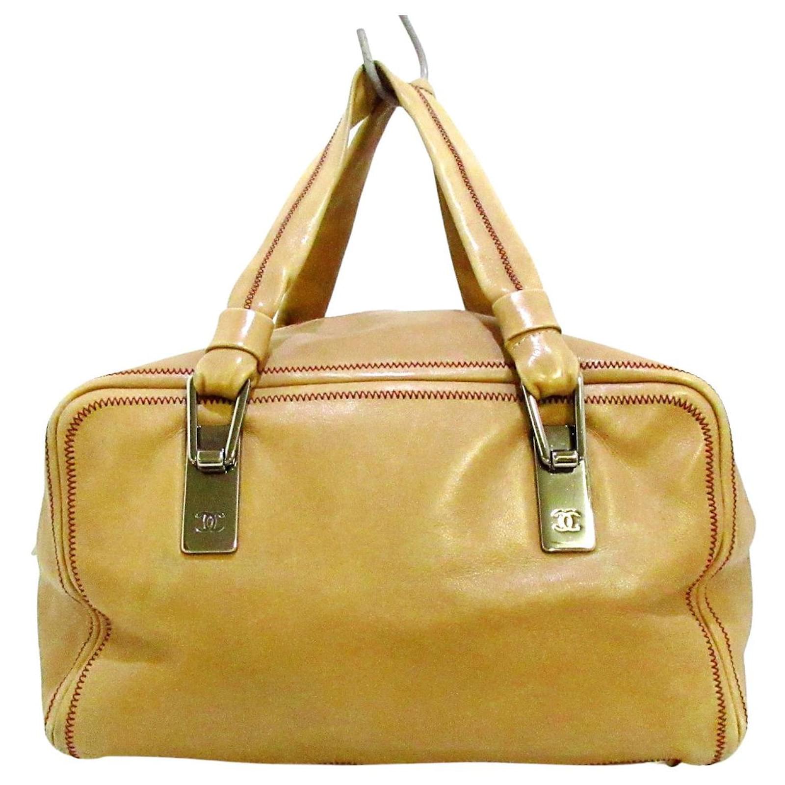Chanel handbag Beige Leather ref.433895 Joli Closet