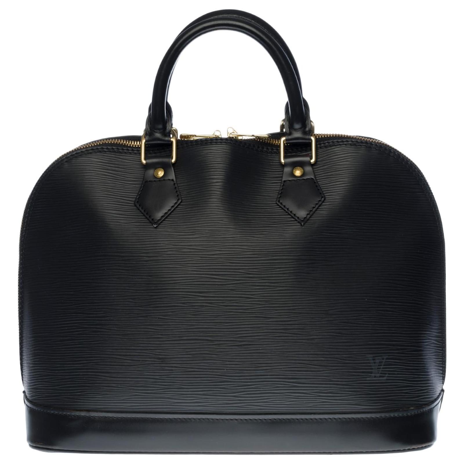 Chic Louis Vuitton Alma small model handbag in black epi leather, garniture  en métal doré ref.434712 - Joli Closet