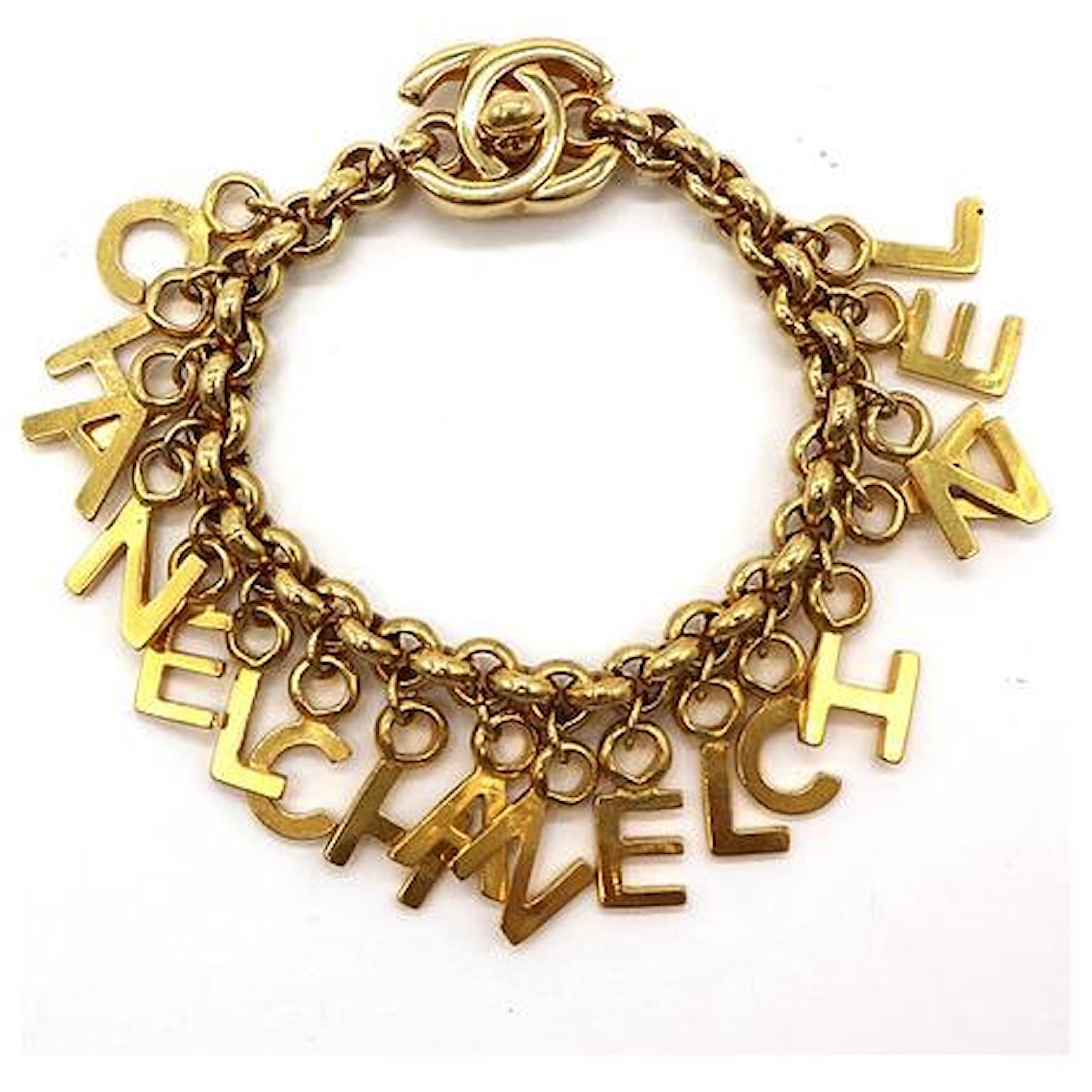 Pulsera Chanel Gold CC Medallion colgante Charm Links Dorado Metal ref.434779 Joli