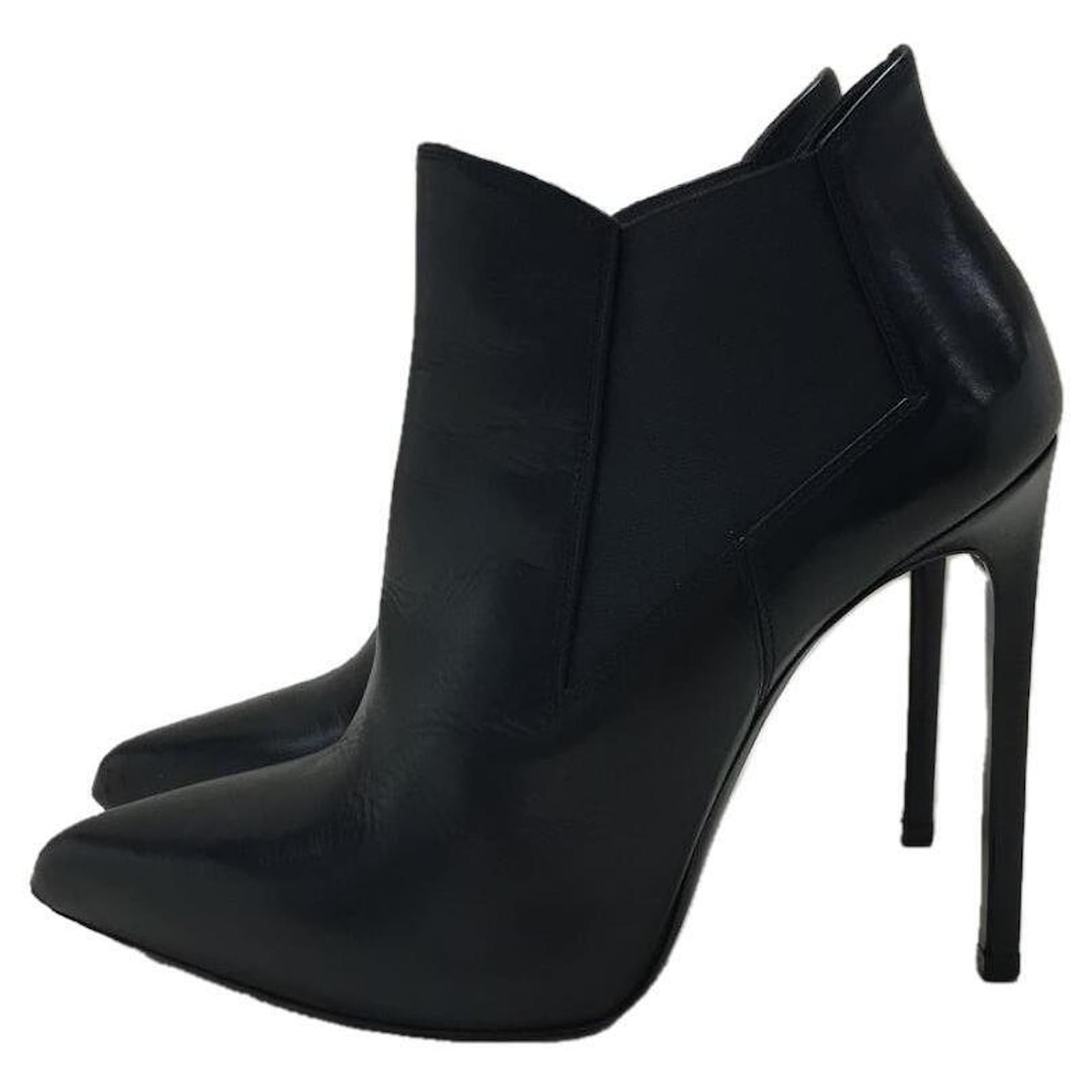 Saint Laurent / calf leather Classic Paris Ela 110 / Short boots / 37.5 /  BLK / Leather Black ref.436842 - Joli Closet
