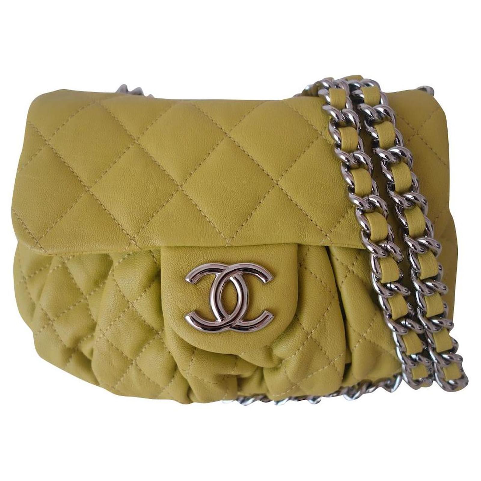 Chanel Chain around bag Yellow Leather ref.438868 - Joli Closet