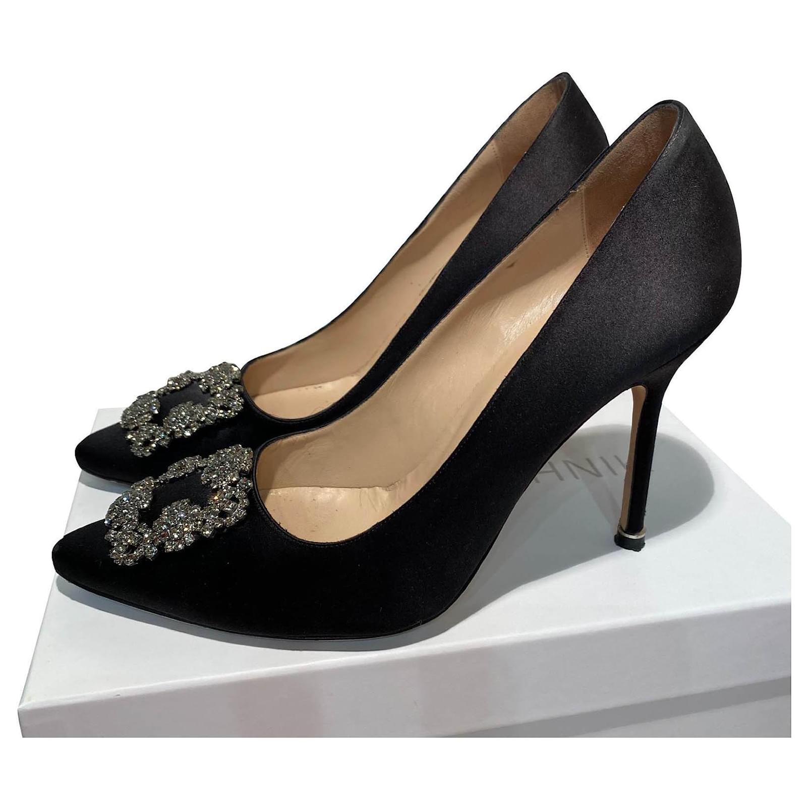 Manolo blahnik 2024 hangisi black