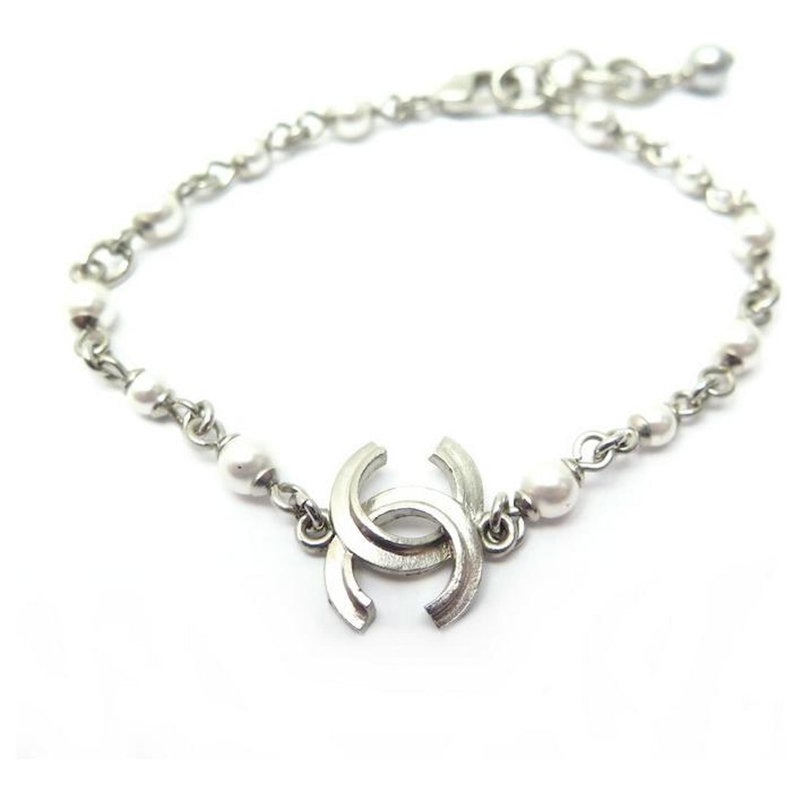 NEW CHANEL LOGO CC BRACELET 2021 IN SILVER METAL CHAIN & PEARL BEADS