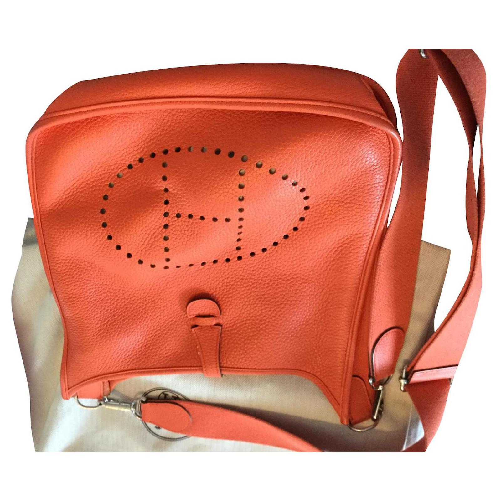 Hermès Bolsa de hermes Evelyne Naranja Cuero ref.441338 - Joli Closet