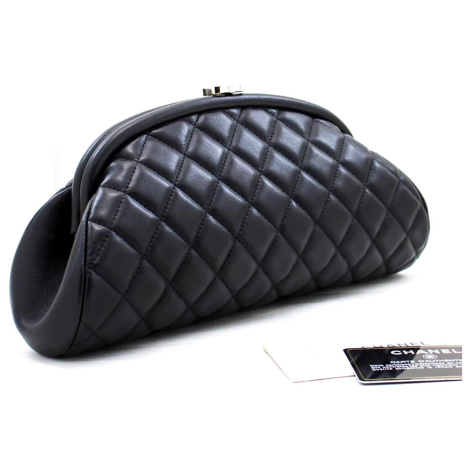 CHANEL Lambskin Timeless Clutch Bag Black Quilted Silver Hardware Leather  ref.444396 - Joli Closet