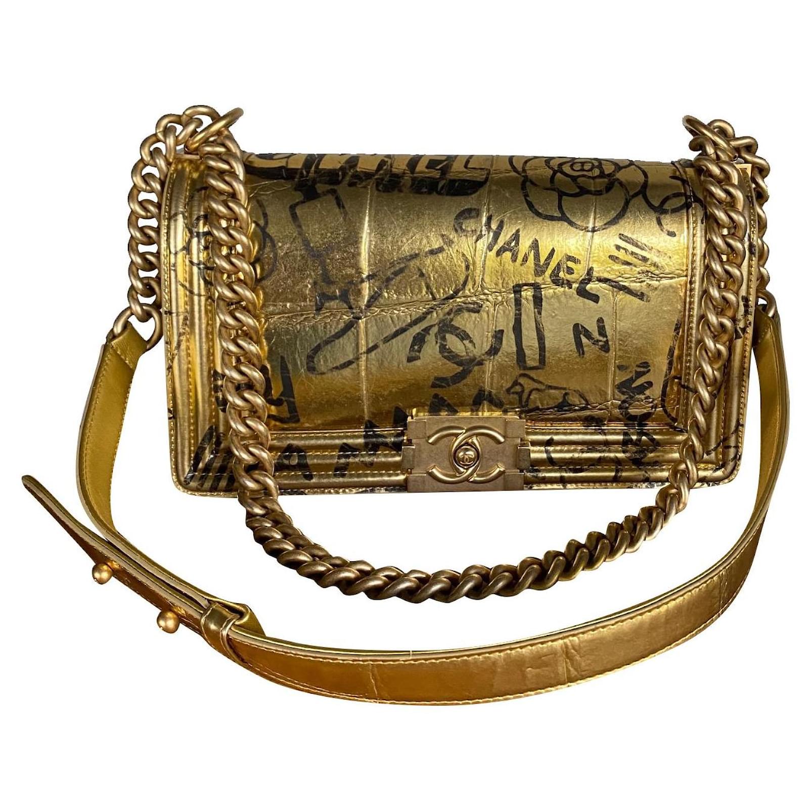 Chanel Boy Golden Leather ref.444993 - Joli Closet