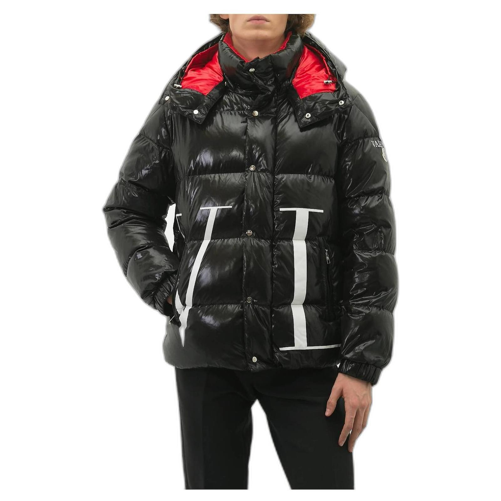 Sightseeing morfin digtere Down jacket Valentino x Moncler Black ref.453906 - Joli Closet