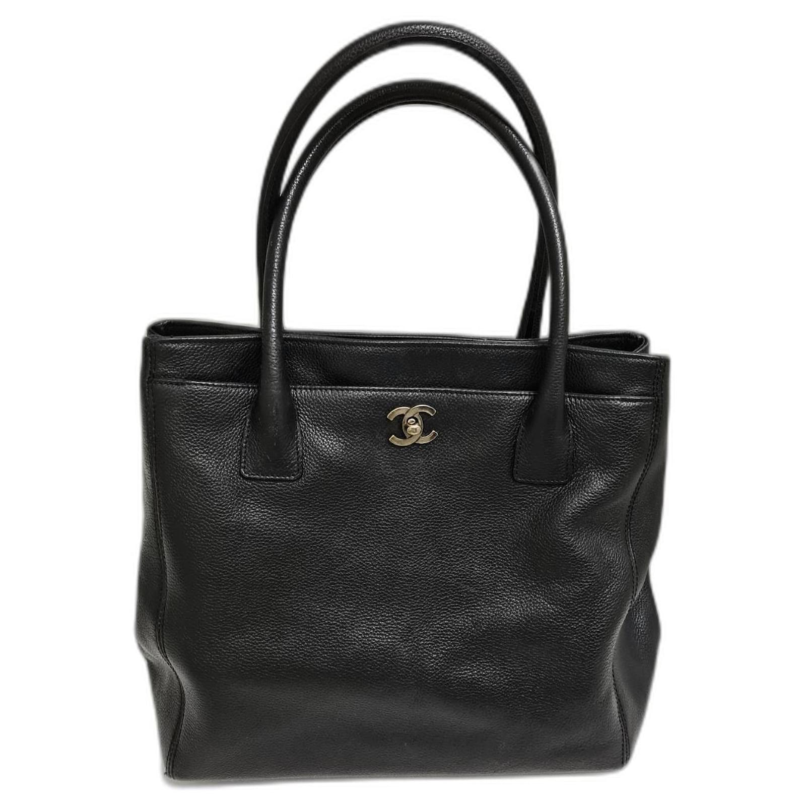 Chanel Executive Bag Black Leather ref.454662 Joli Closet