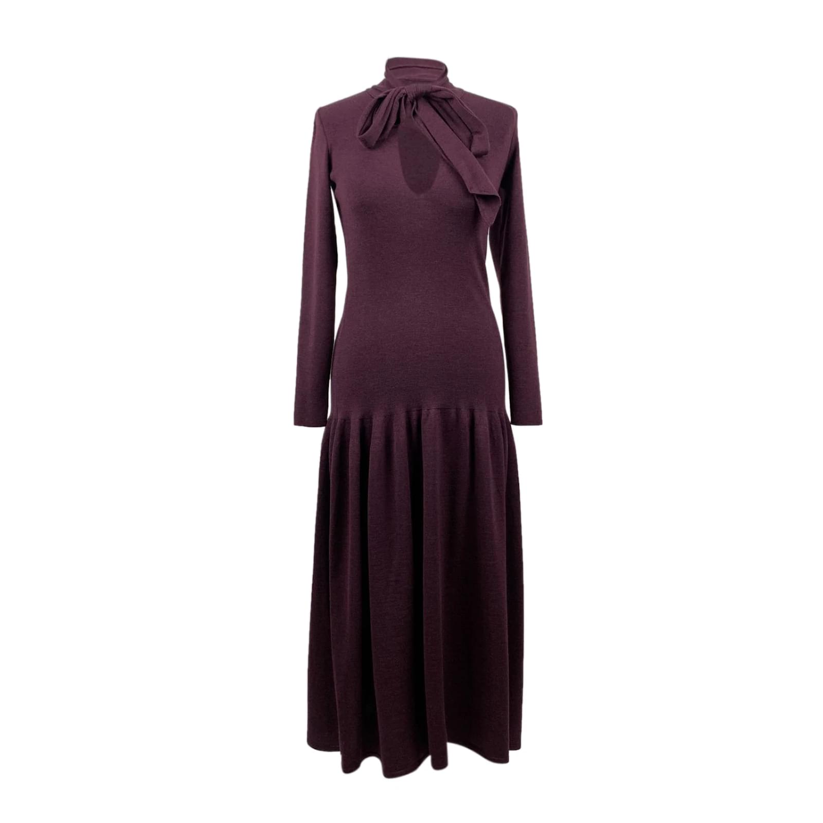 Salvatore Ferragamo Purple Wool Blend V Neck Knitted Dress Size XS ref.JC456477 (Sold) - Joli Closet Salvatore Ferragamo Purple Wool Blend V Neck Knitted Dress Size XS ref.JC456477 (Sold) - Joli Closet