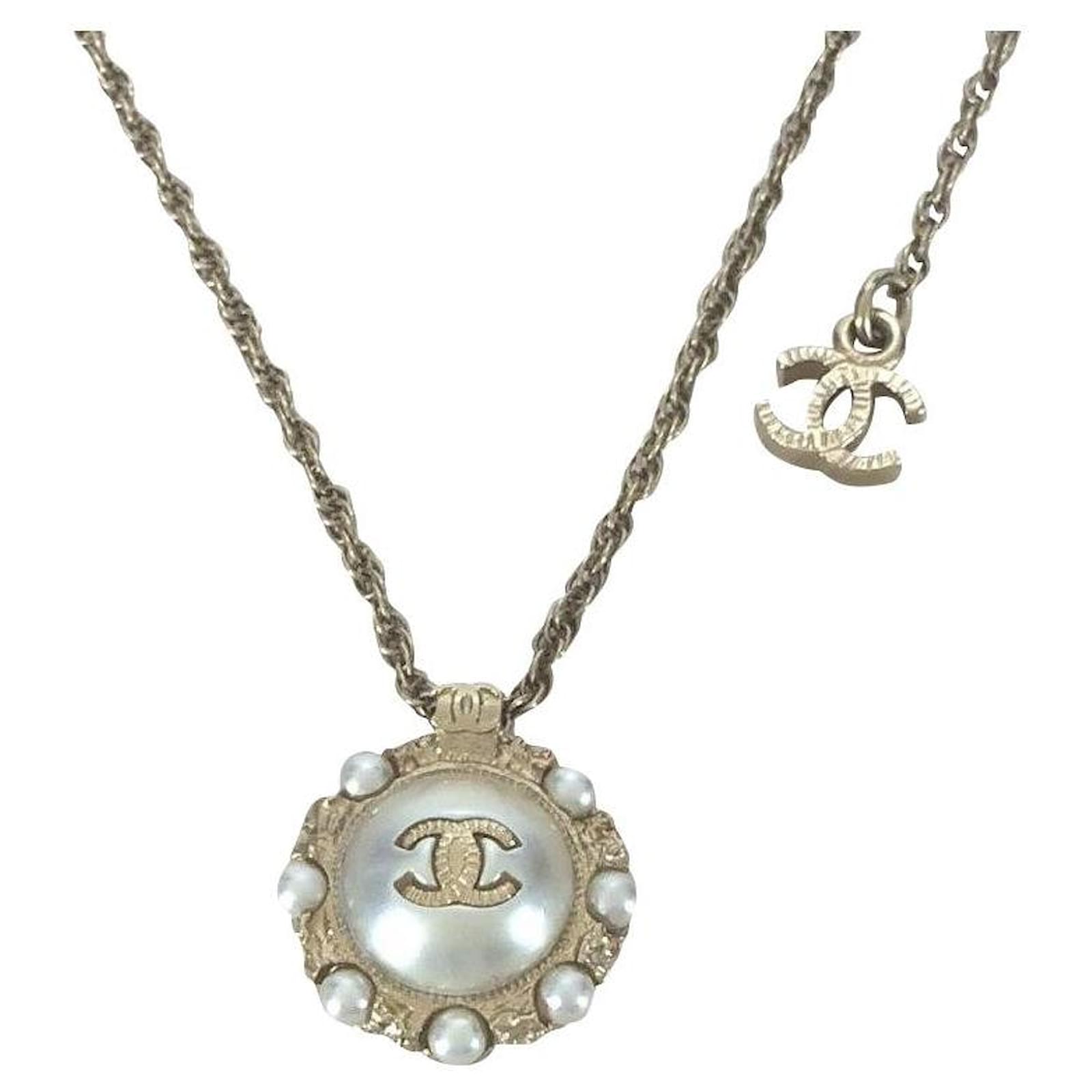 CHANEL+Crystal+Pearl+CC+Round+Pendant+Gold+Chain+Necklace+NIB in 2023