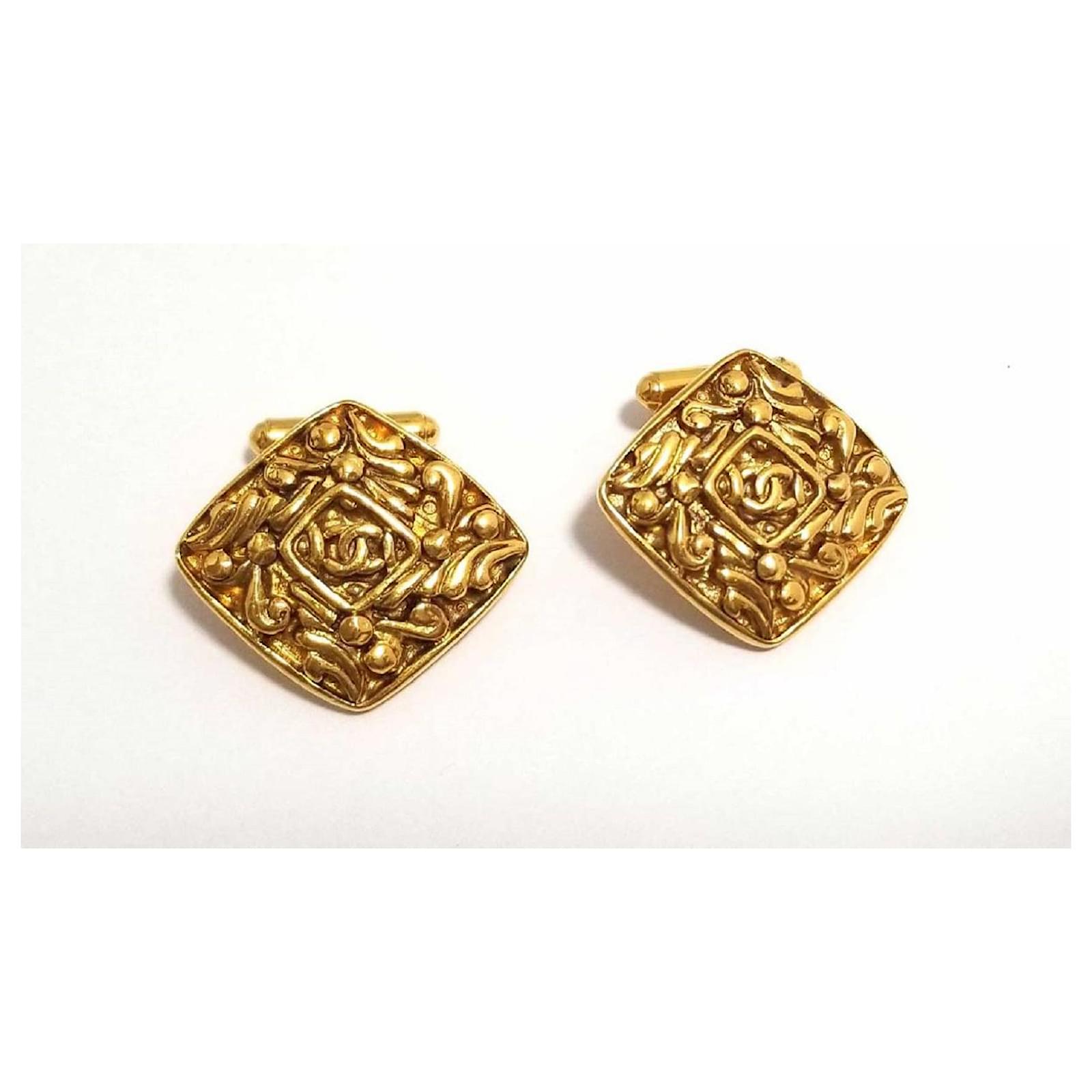 Used] Chanel Cufflinks GP Gold Coco Mark Antique Cufflinks Cufflinks Button  Diamond Men's Men's CHANEL Golden Metal ref.458477 - Joli Closet