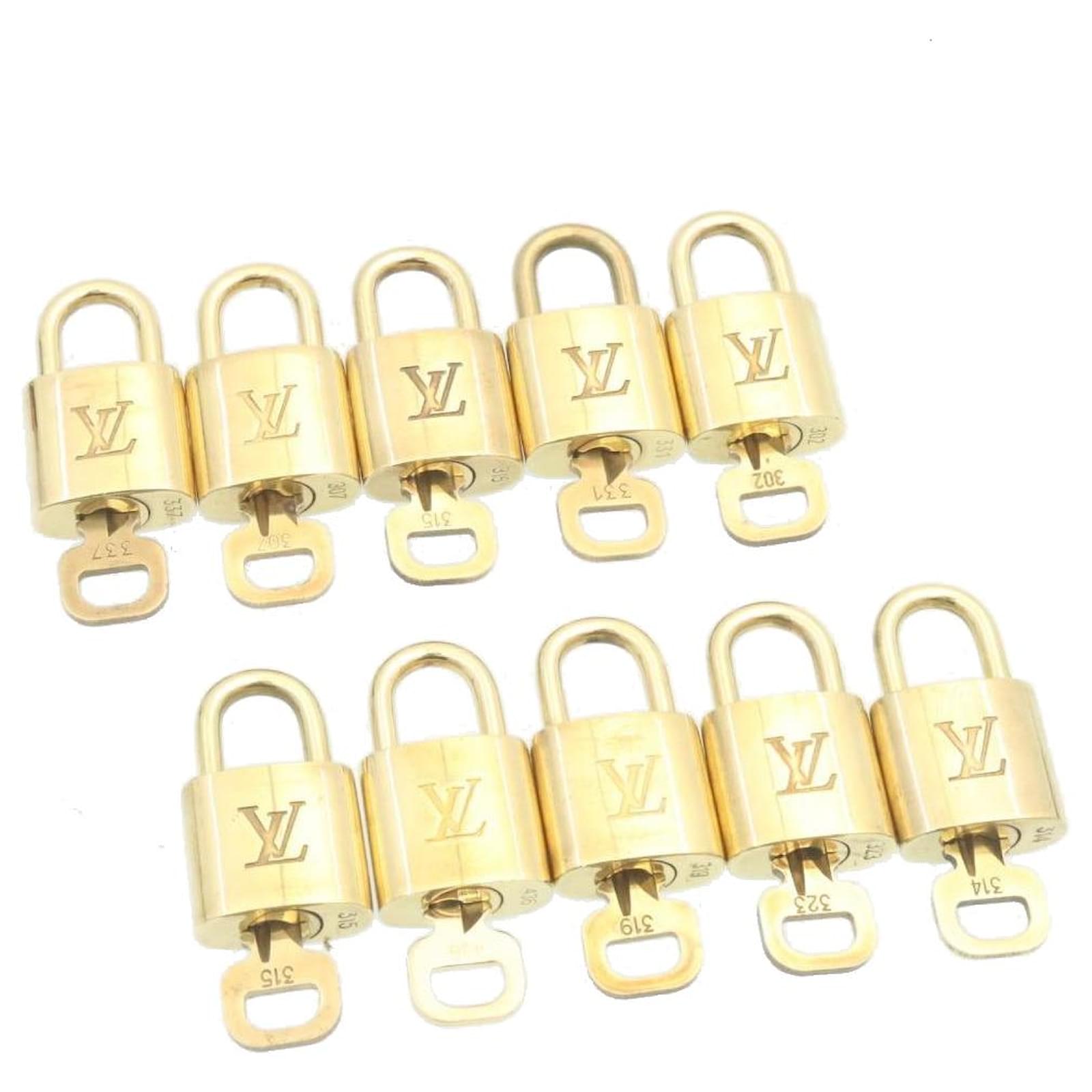 Louis Vuitton Gold Brass Lock&Key popular 337