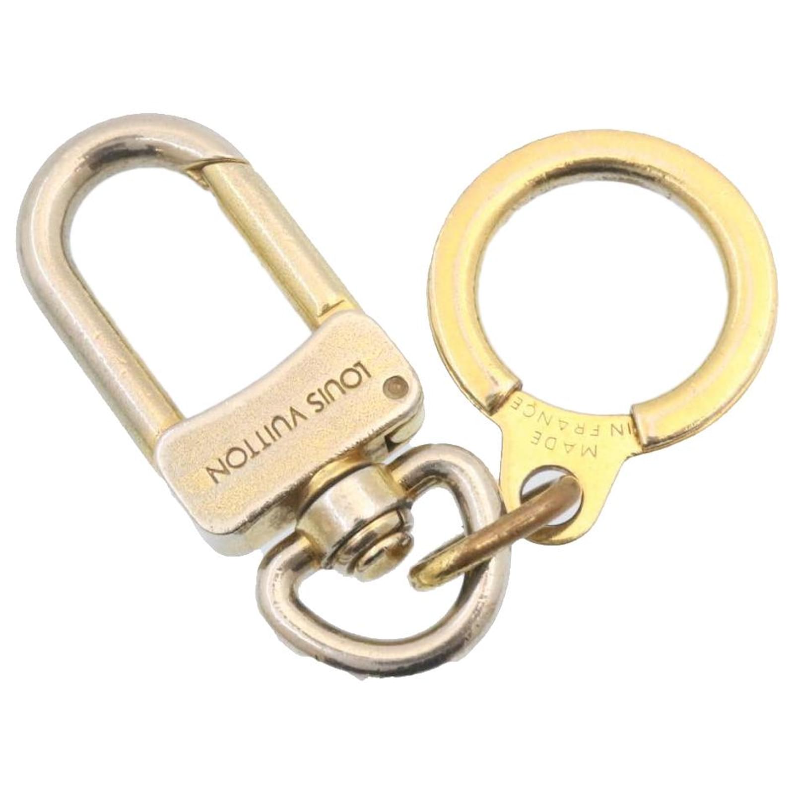 louis-vuitton key chain holder charm