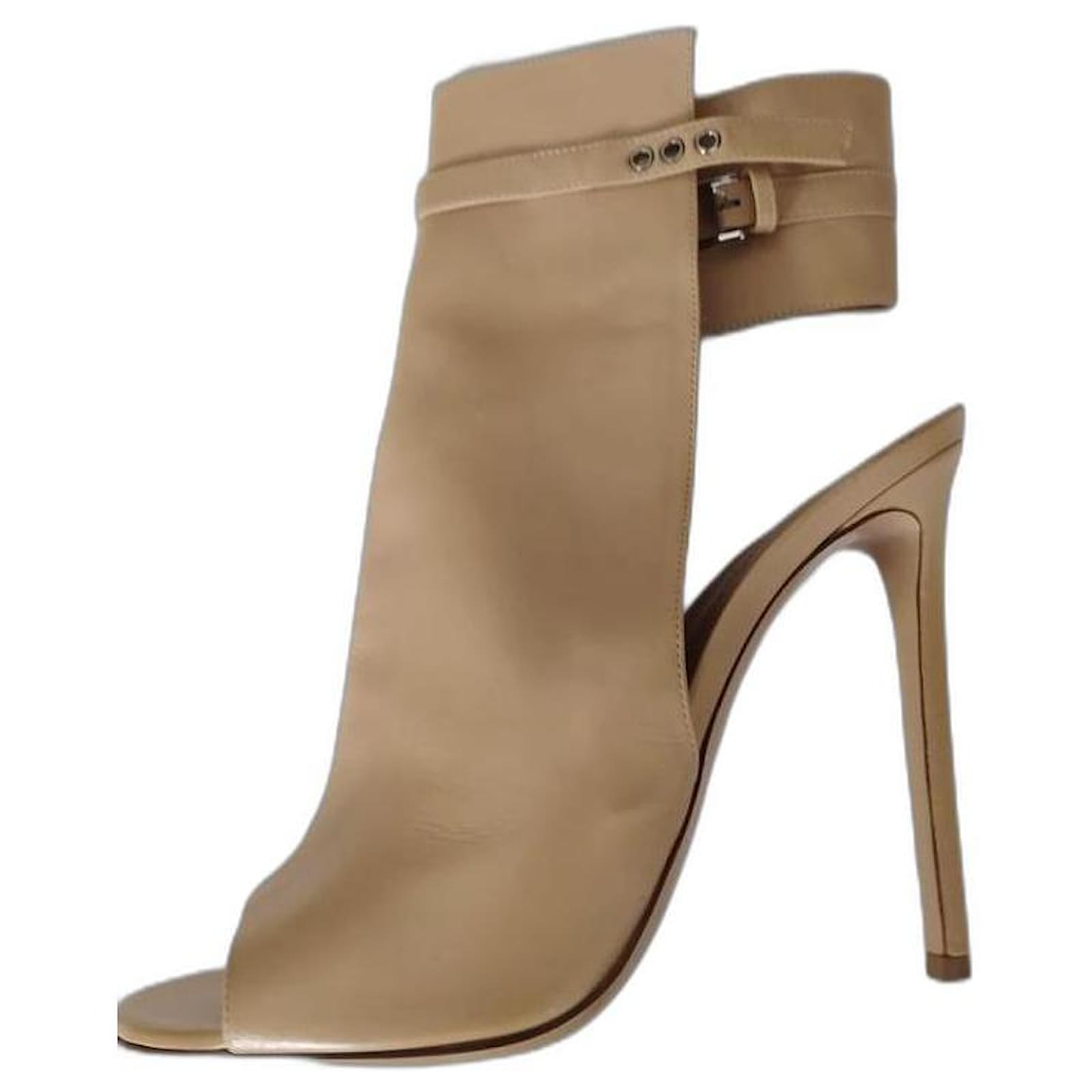 Gianvito Rossi Pumps 12 cm. Beige Leather ref.462933 Joli Closet