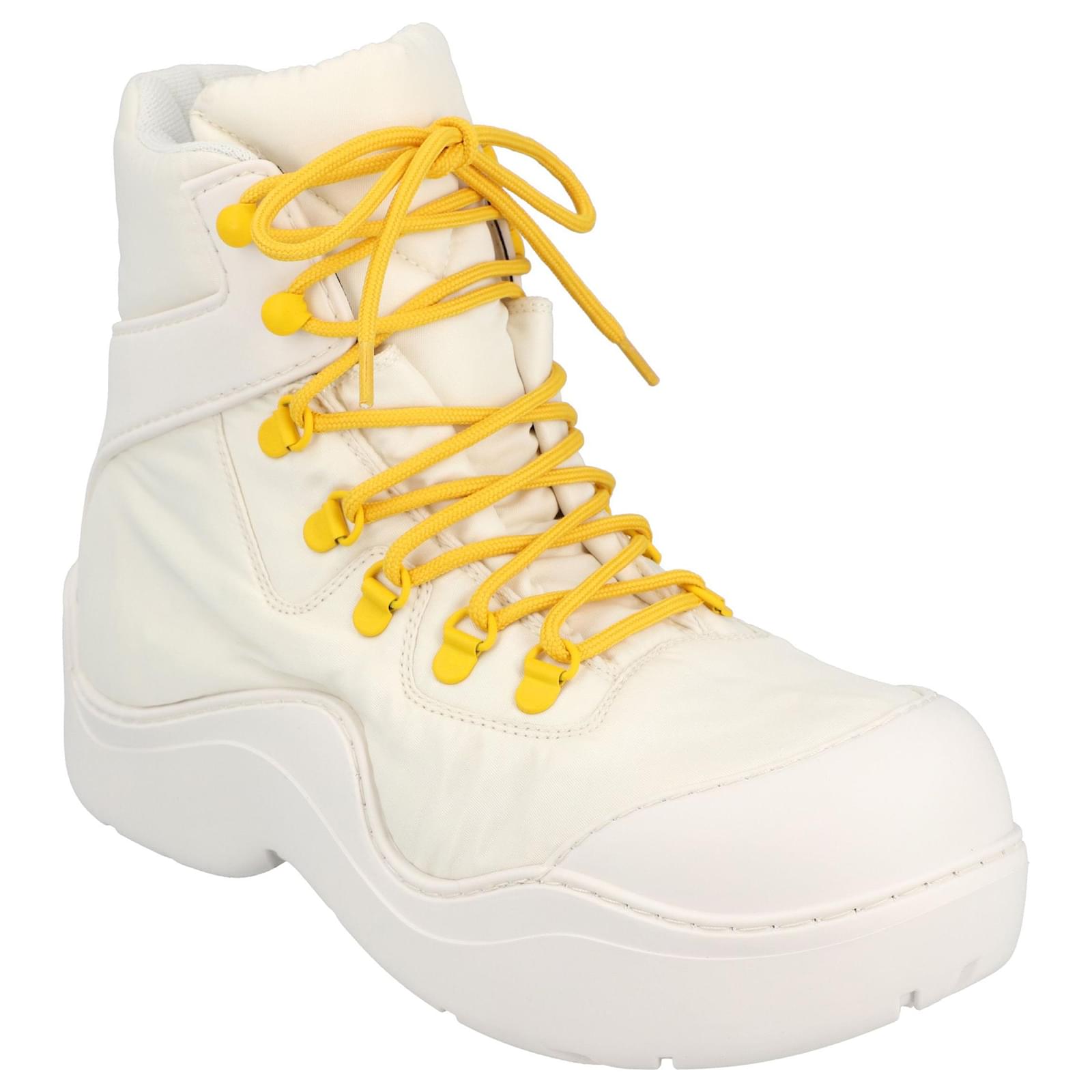 Ankle Boots Bottega Veneta Bottega Veneta Puddle Bomber Boot in Nylon in White