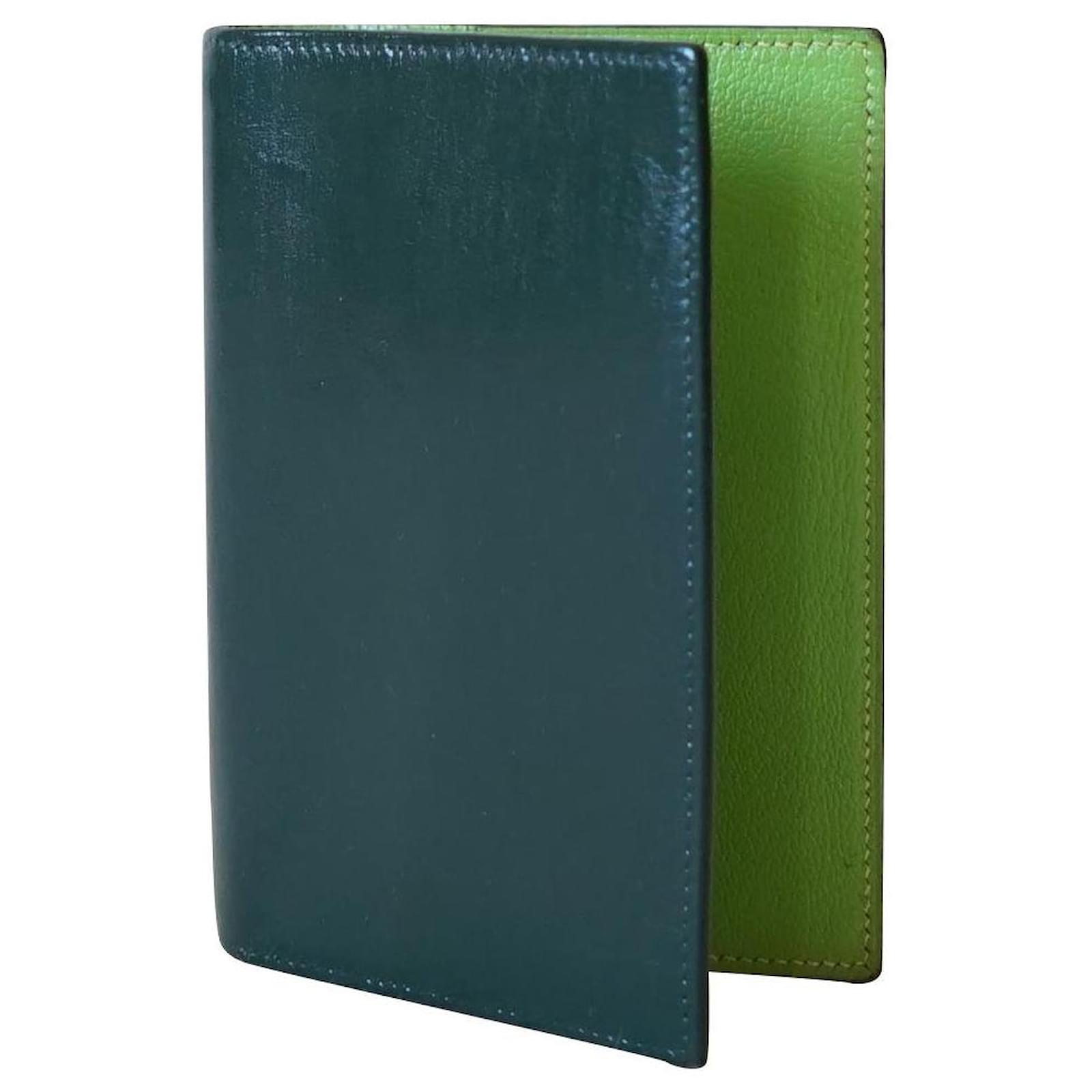 Hermès Passport cover Dark grey Light green Leather ref.464436 Joli